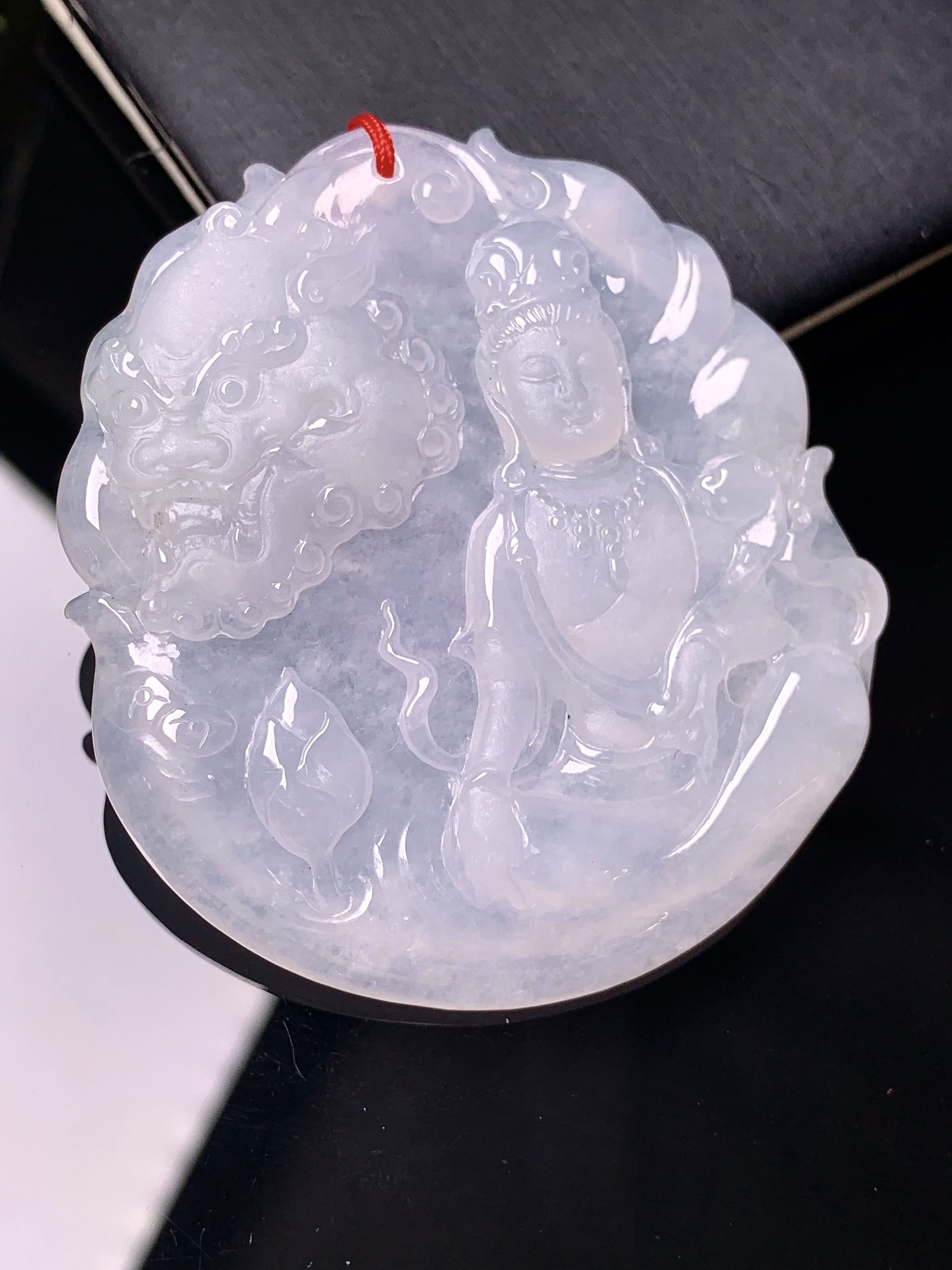冰种文殊菩萨观音吊坠 玉质细腻 色泽艳丽清新 整体尺寸51.8*46.5*6 b2