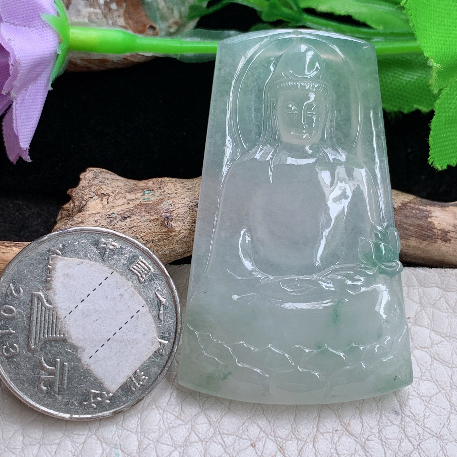 lz实拍50.6*30.5*5缅甸翡翠精雕冰飘花持莲观音 玉观音玉吊坠