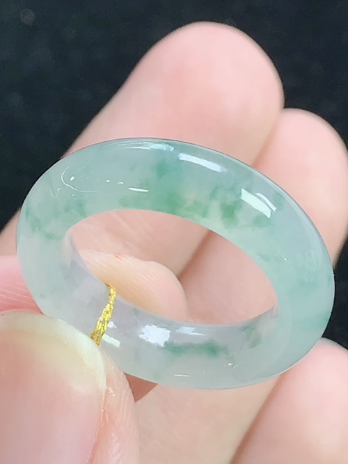 冰飘花戒指，无裂，尺寸16.7*6.0*3.6mm，12号手寸，Q12lyg