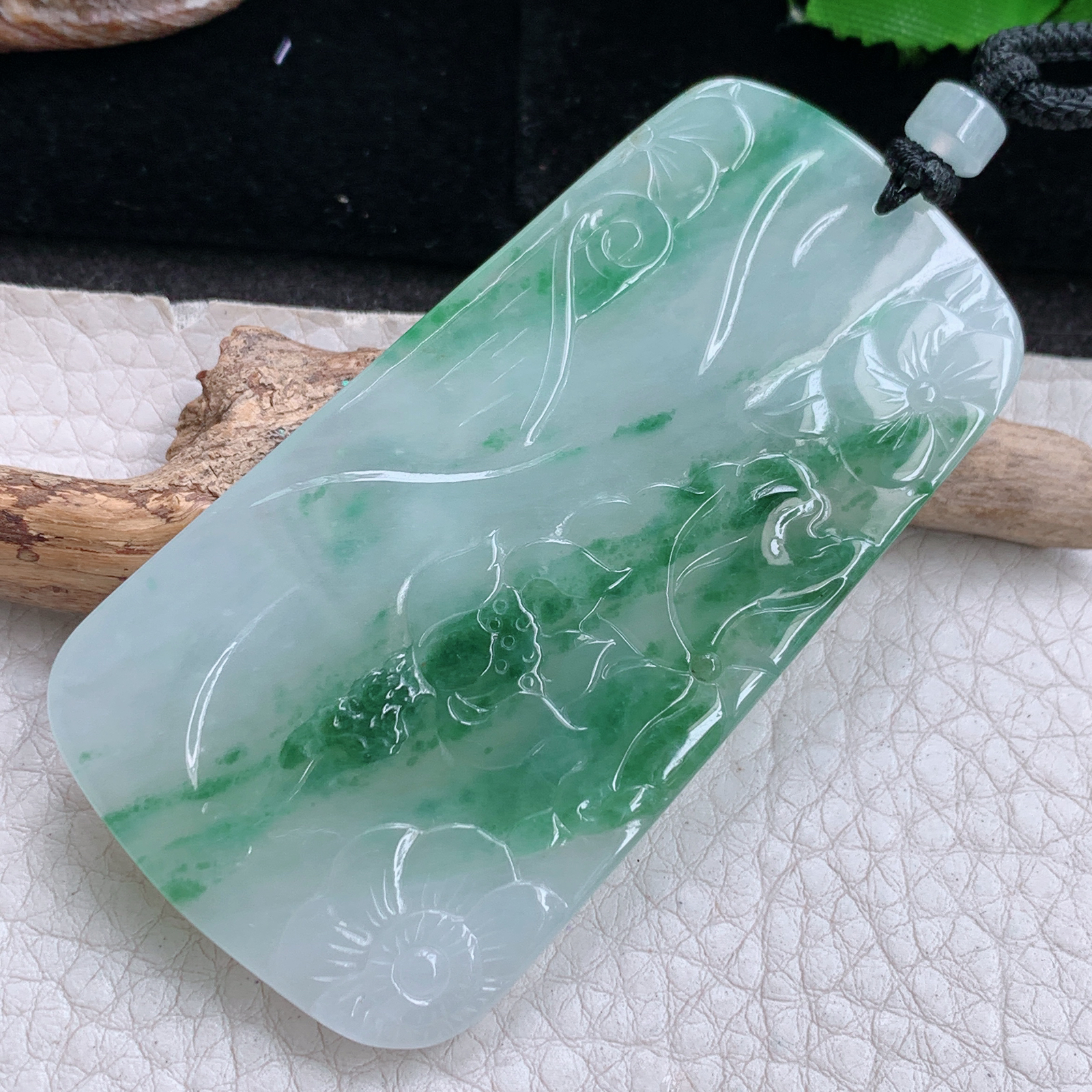 qxm实拍72.3*37.7*5.8缅甸翡翠精雕冰飘花普贤菩萨 生肖守护神玉吊坠