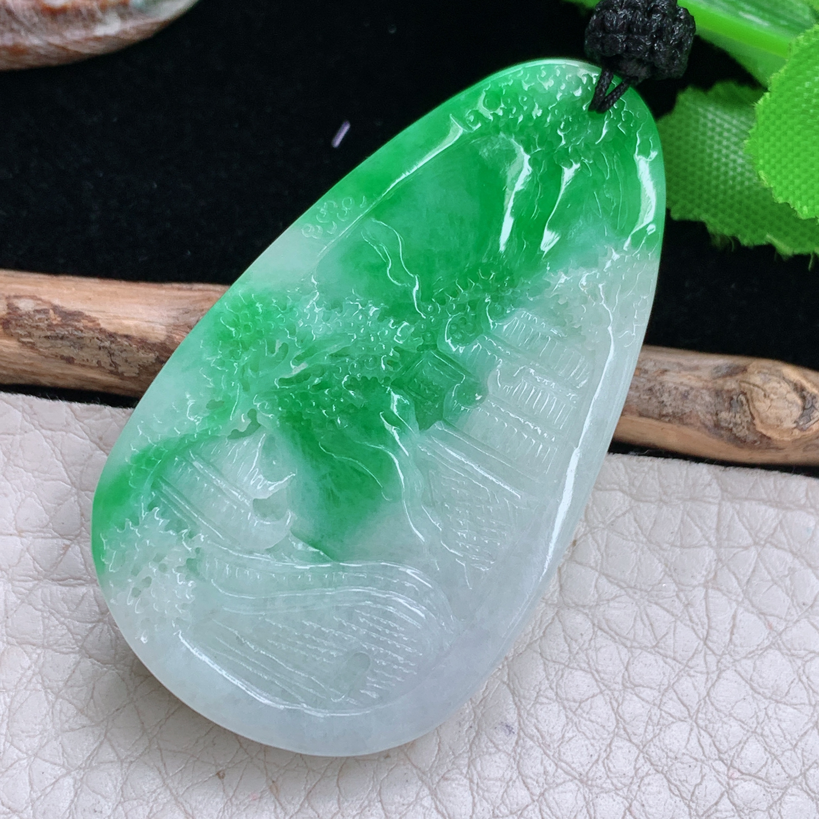 qxm实拍50*29.8*11缅甸翡翠精雕阳绿山水 大好河山玉吊坠