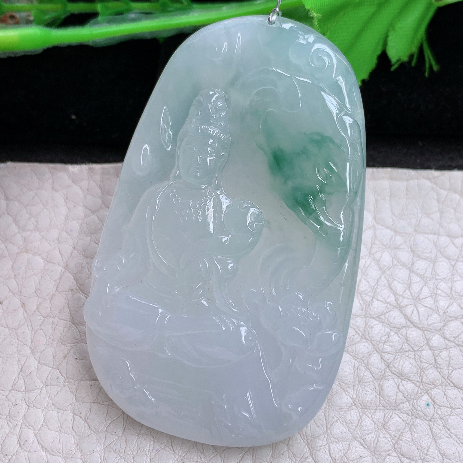 qxm实拍61*37.6*5.3缅甸翡翠精雕飘花普贤菩萨 生肖守护神玉吊坠