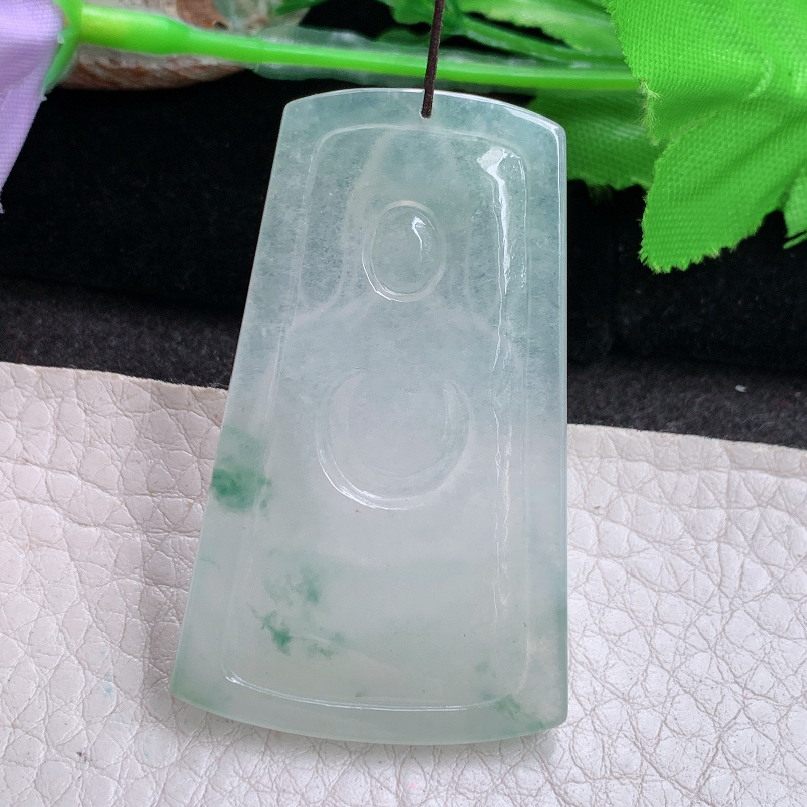 lz实拍50.6*30.5*5缅甸翡翠精雕冰飘花持莲观音 玉观音玉吊坠