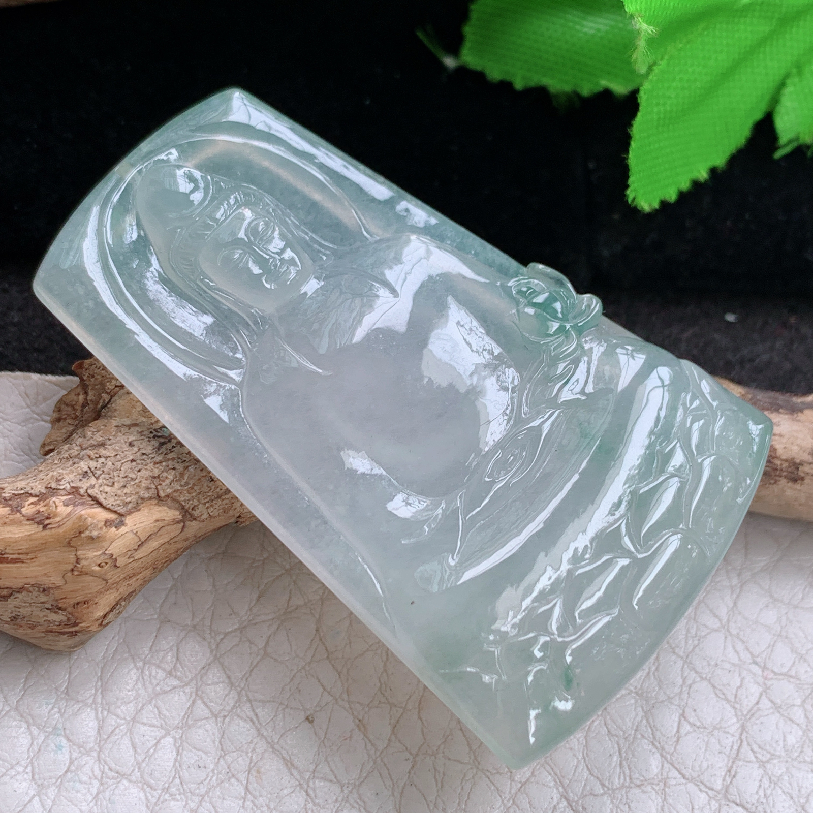 lz实拍50.6*30.5*5缅甸翡翠精雕冰飘花持莲观音 玉观音玉吊坠
