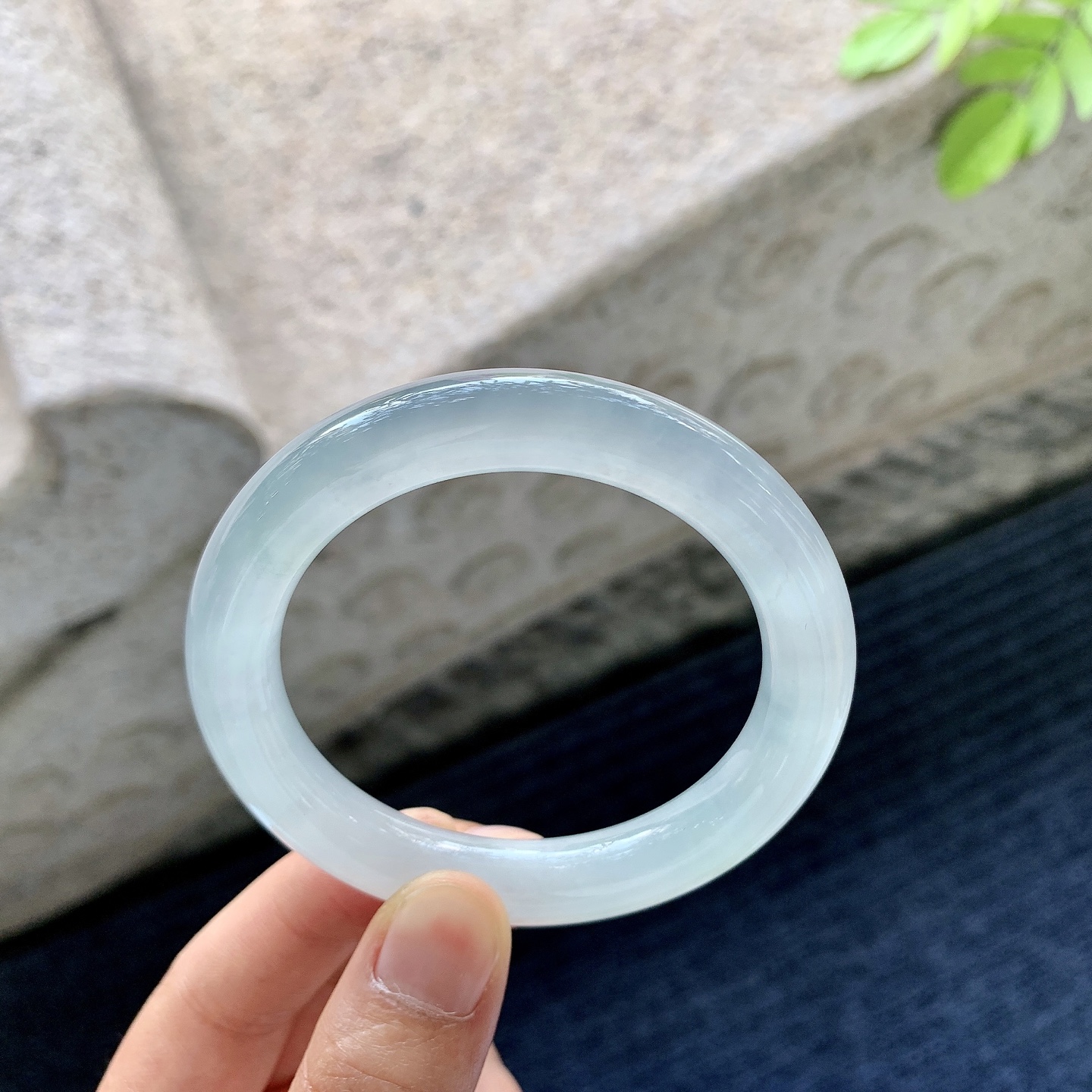 圆条50 51，冰种，清透，水润，种老，细腻，打灯有棉线
