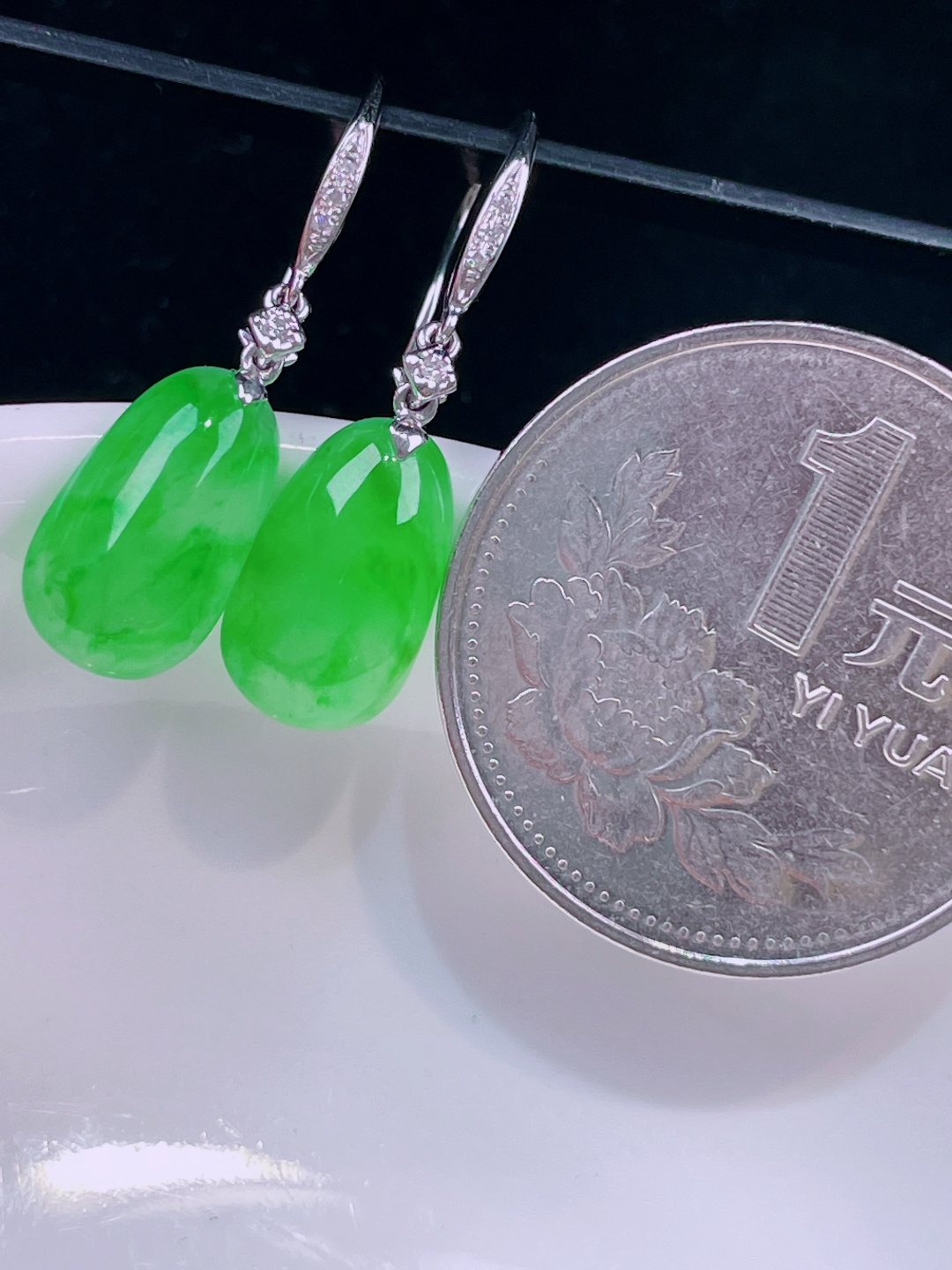 ️冰绿耳坠，老种起光，细底通透，尺寸：26.6裸石12.3/7.7/3.5mm0712