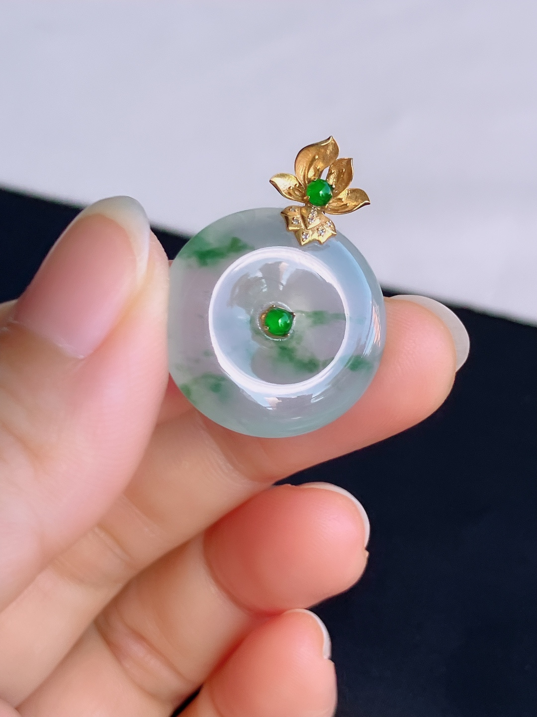 冰飘花平安扣，花色清爽，尺寸28/21/5.6/自然光实拍