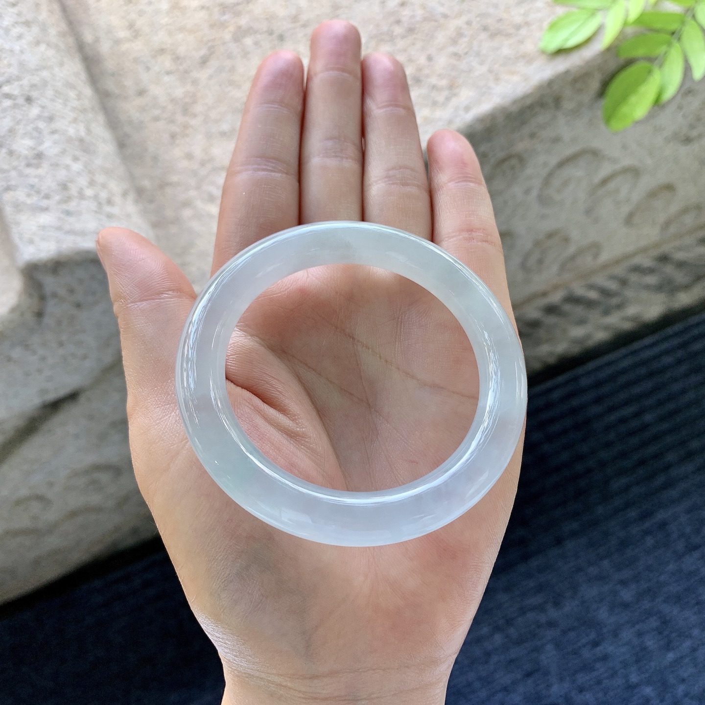 圆条50 51，冰种，清透，水润，种老，细腻，打灯有棉线