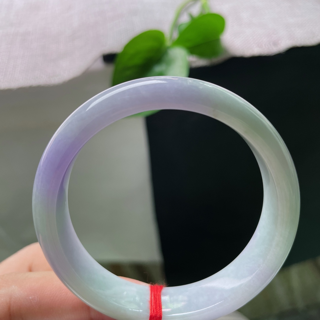 52.3/12.6/7.1，正圈，有纹，凝一腕温柔茄紫柔光，似将月下紫罗兰藏于玉圈，ss55242a