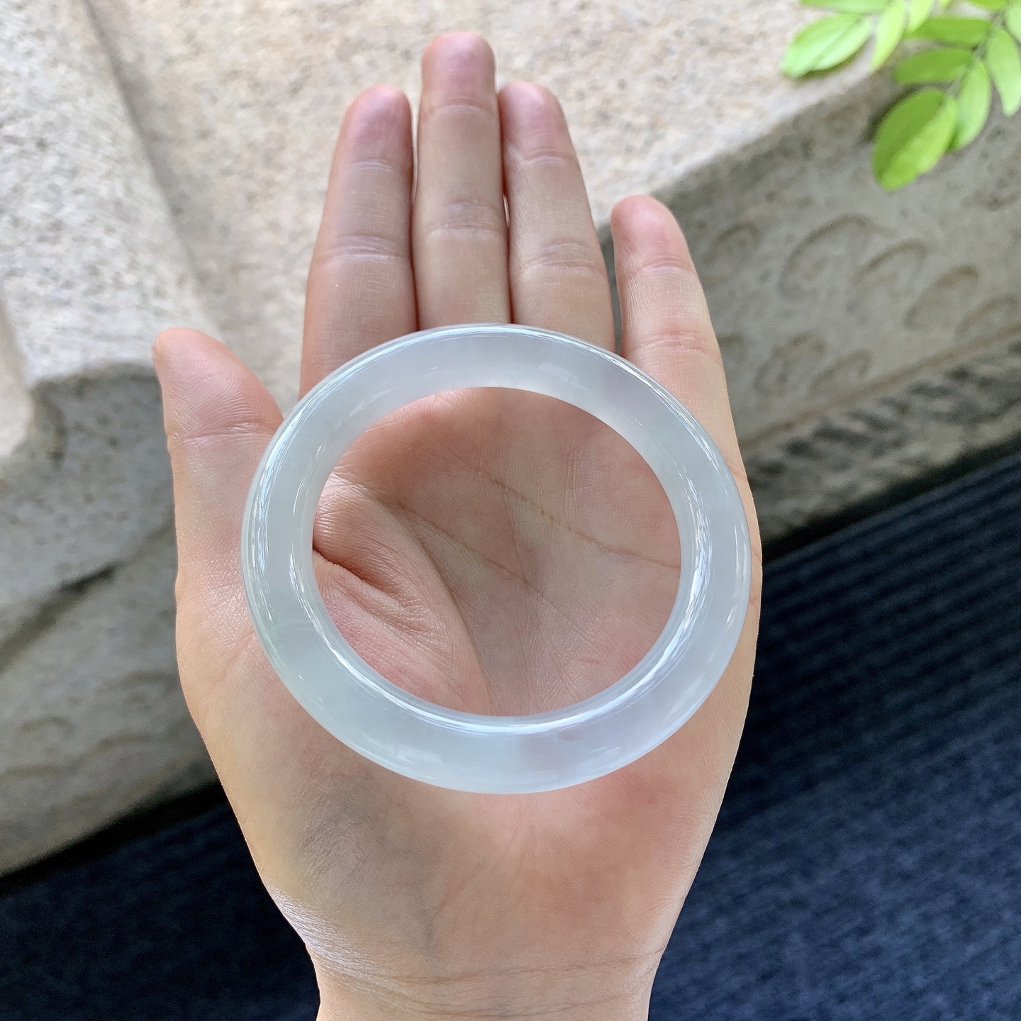 圆条50 51，冰种，清透，水润，种老，细腻，打灯有棉线