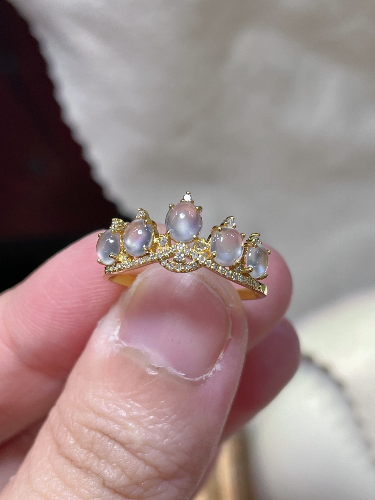 ️ 翡翠冰种蛋面戒指，起荧光，种水好好 裸石很饱满，专挑好品相，18k金钻石镶嵌，4.2-3.8-2.2