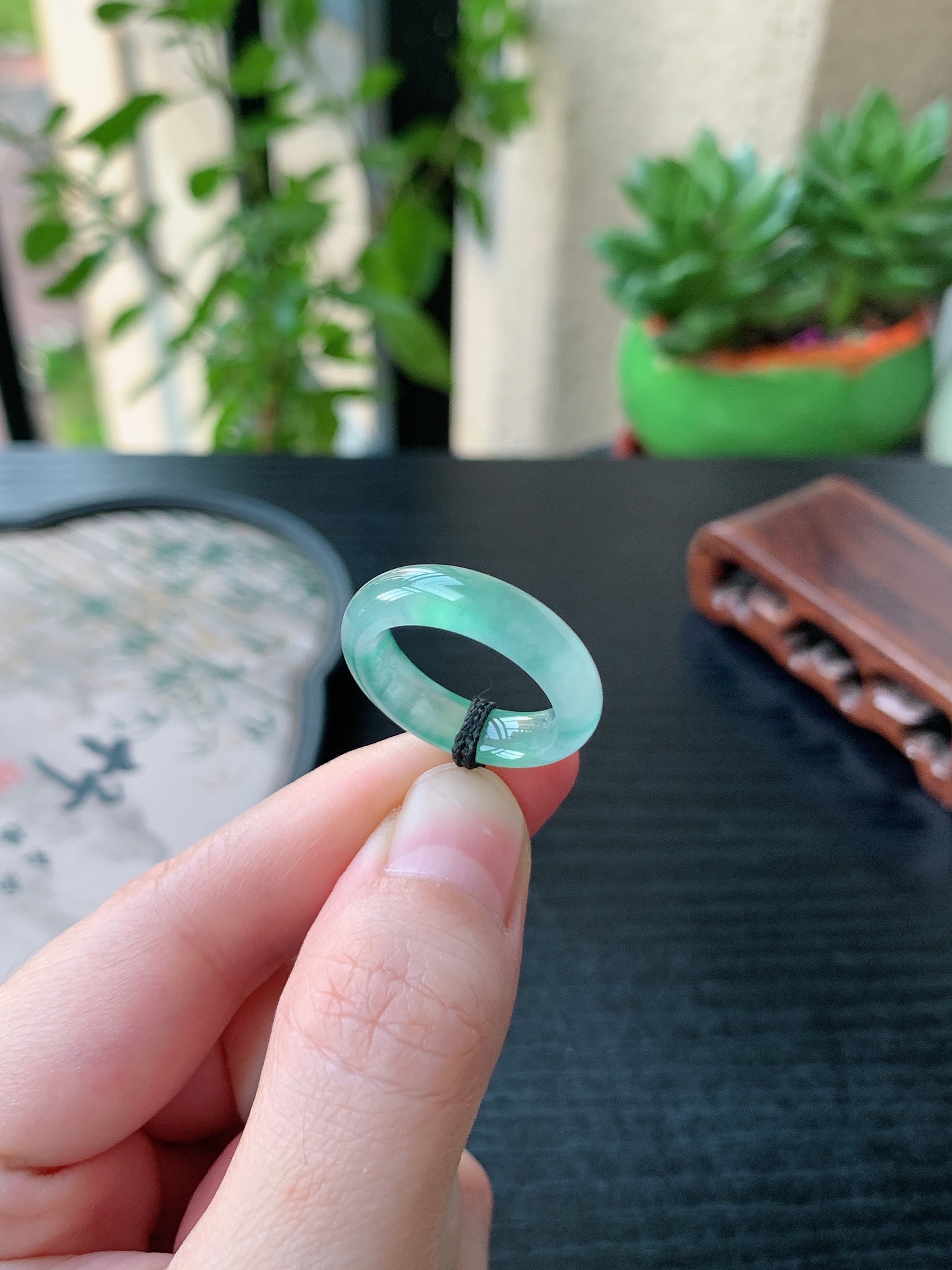 老坑冰种胶感飘花素面戒指 裸石尺寸:17.7-5.7-3.8mm