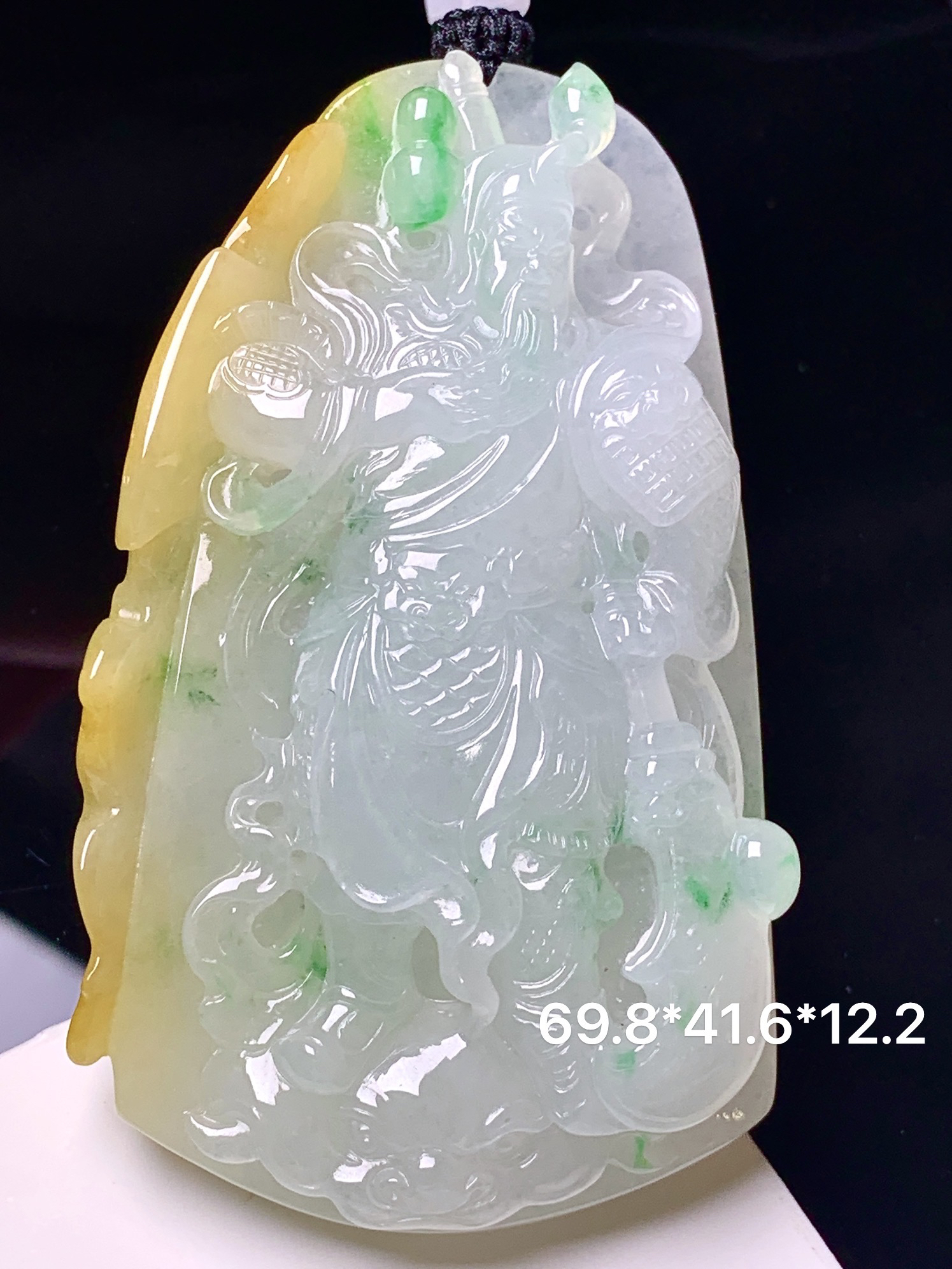 飘黄绿翡关公吊坠 玉质细腻 色泽艳丽清新 整体尺寸69.8*41.6*12.2 a5