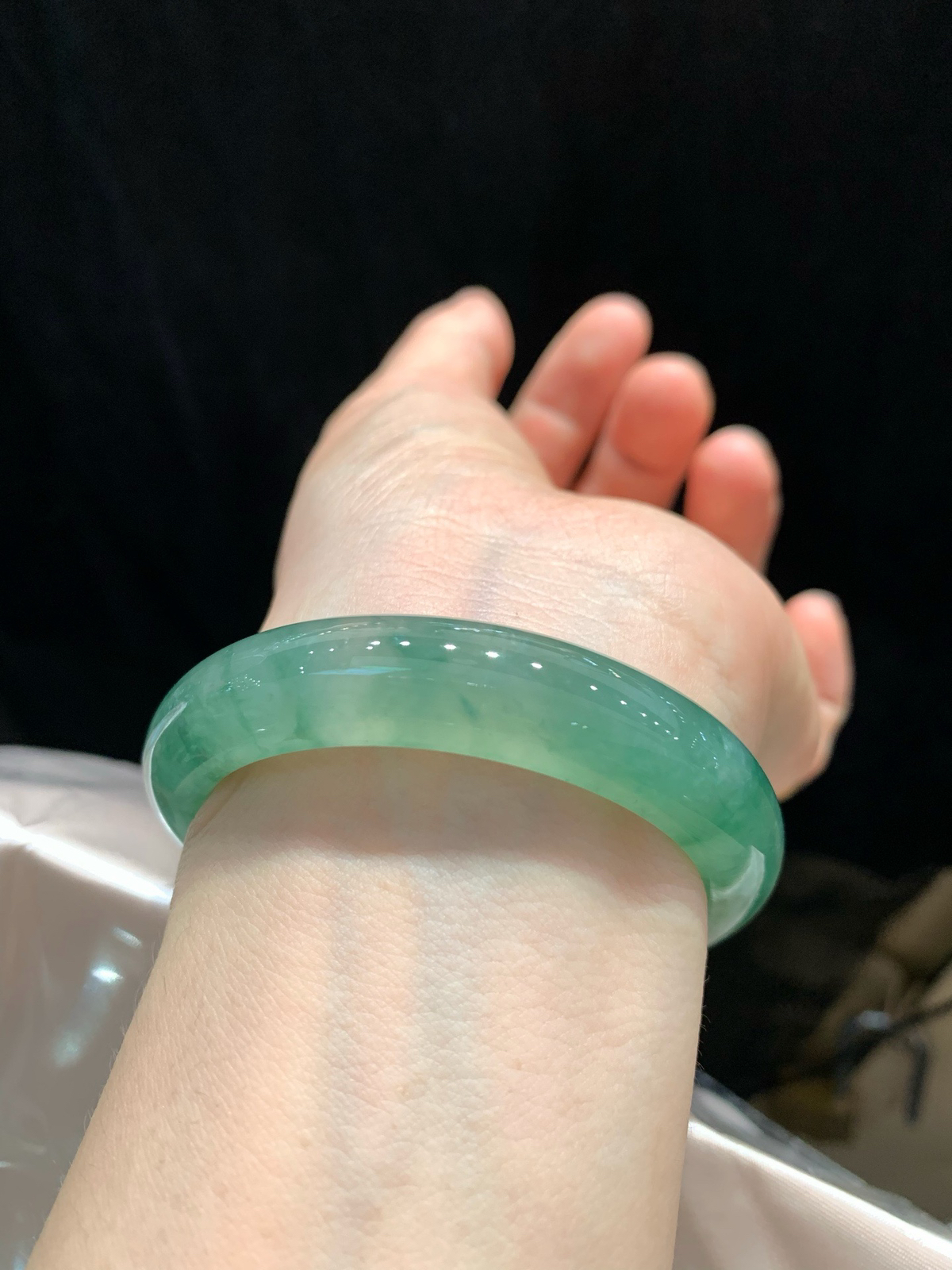尺寸51.3/11.8/8.1，冰飘花手镯
种好水润