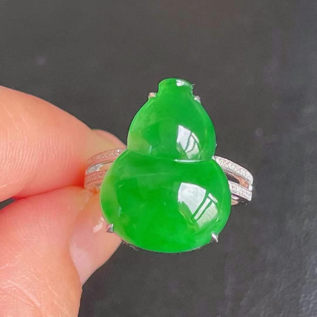大葫芦戒指  细腻水润 厚装饱满 形体饱满 无裂