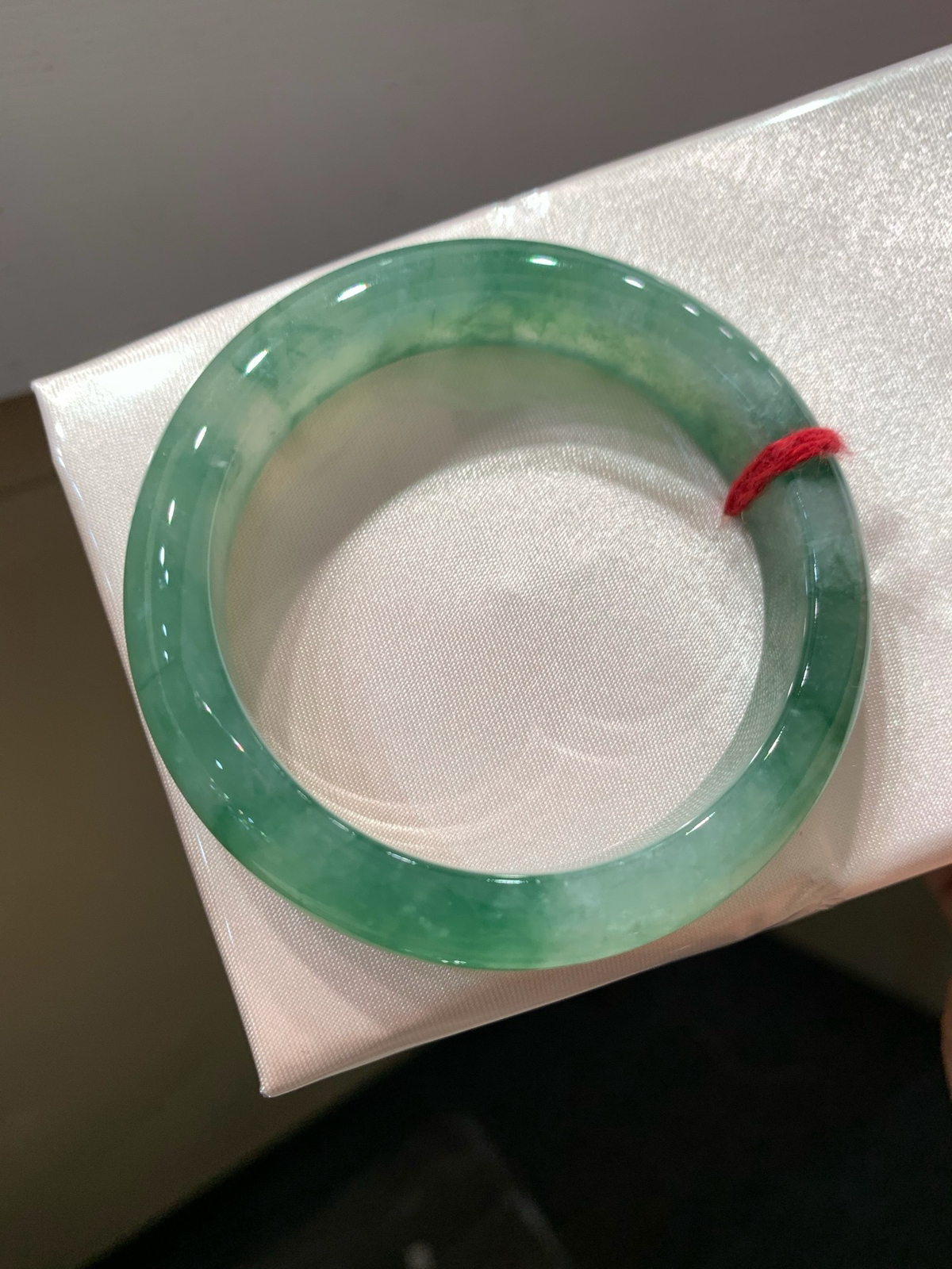 尺寸51.3/11.8/8.1，冰飘花手镯
种好水润