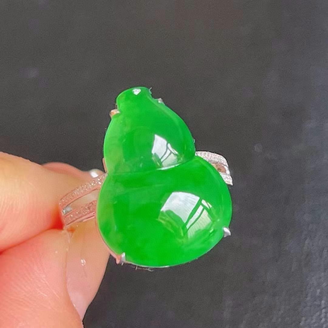 大葫芦戒指  细腻水润 厚装饱满 形体饱满 无裂