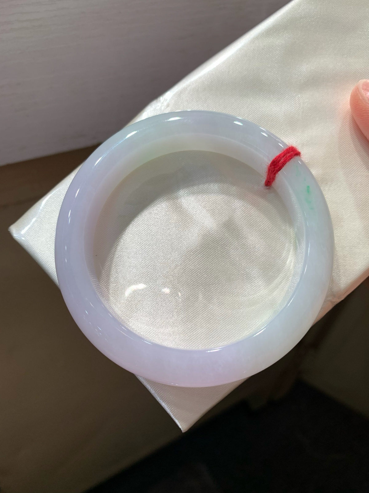 尺寸55.1/11.3/8.6，淡紫罗兰手镯
水润细腻