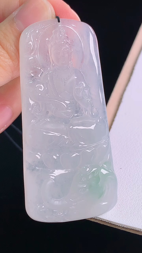冰飘花普贤菩萨，无裂，尺寸:65.4-30.6-6.1mm