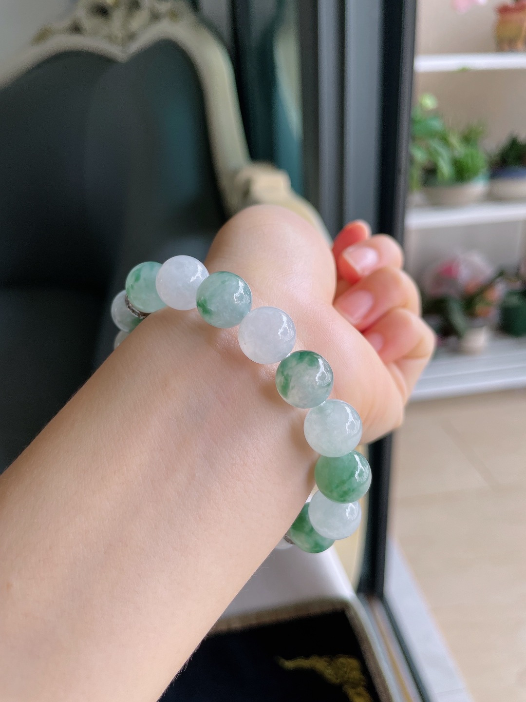 天然翡翠A货，冰飘花手串，尺寸：11.2mm。【编3871】
