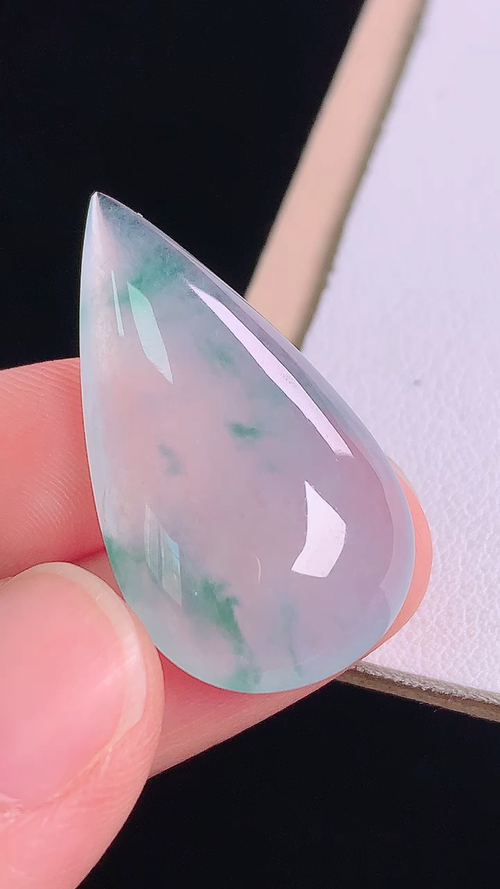 ️冰飘花水滴，无裂，尺寸:31.2-17.1-5.9mm