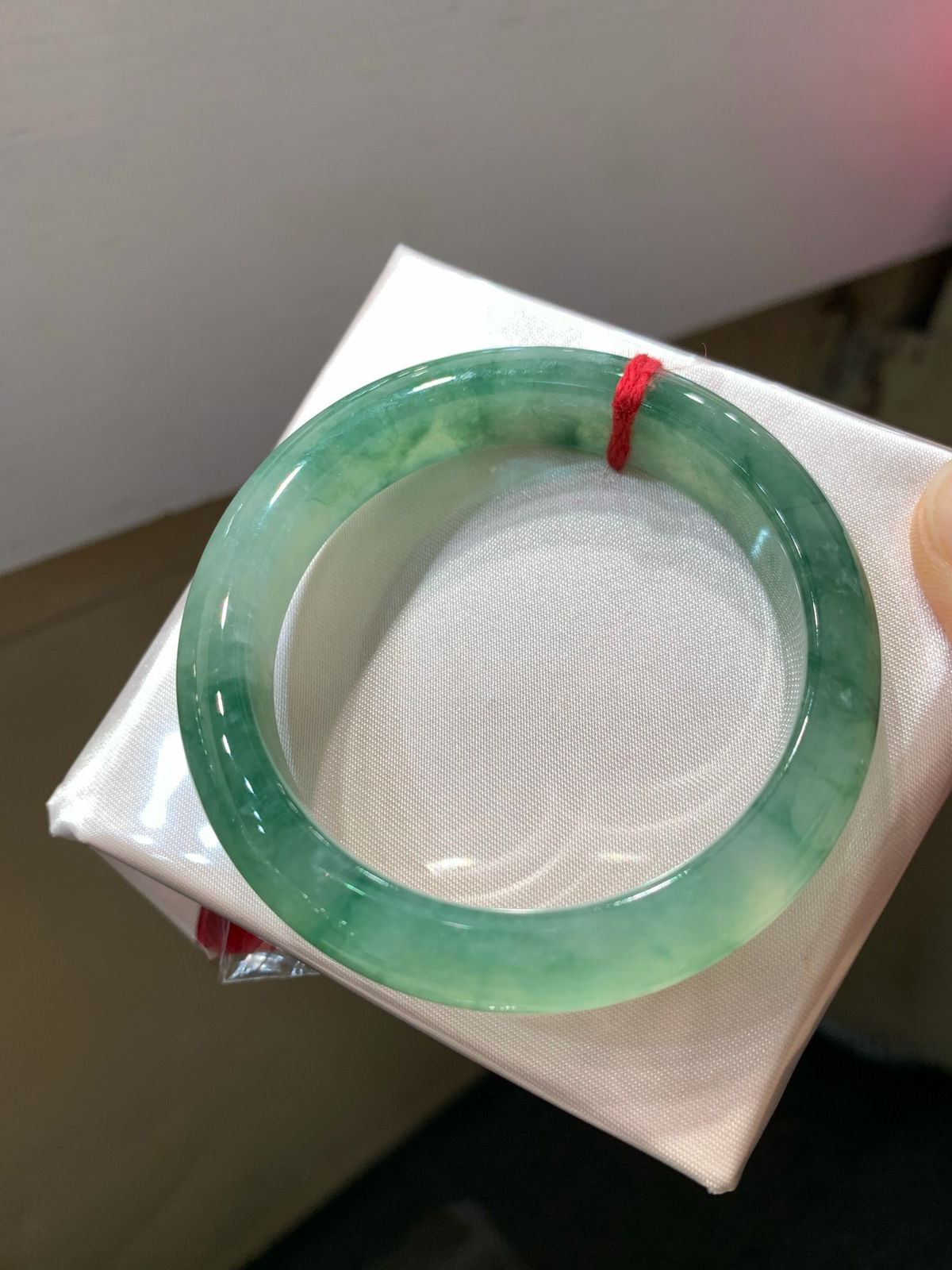 尺寸51.3/11.8/8.1，冰飘花手镯
种好水润