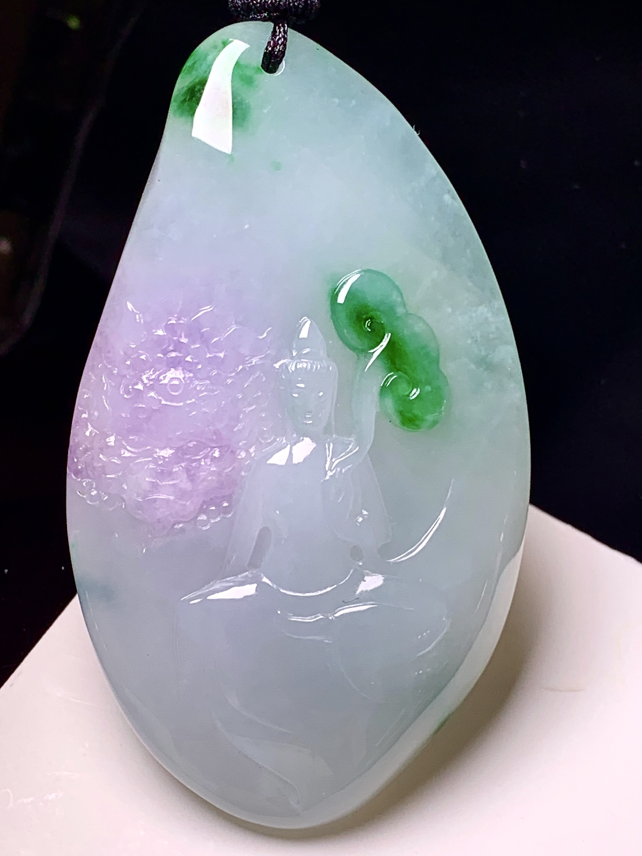 淡春彩观音菩萨吊坠 玉质细腻 色泽艳丽清新 整体尺寸64.5*37.3*9.2 w1