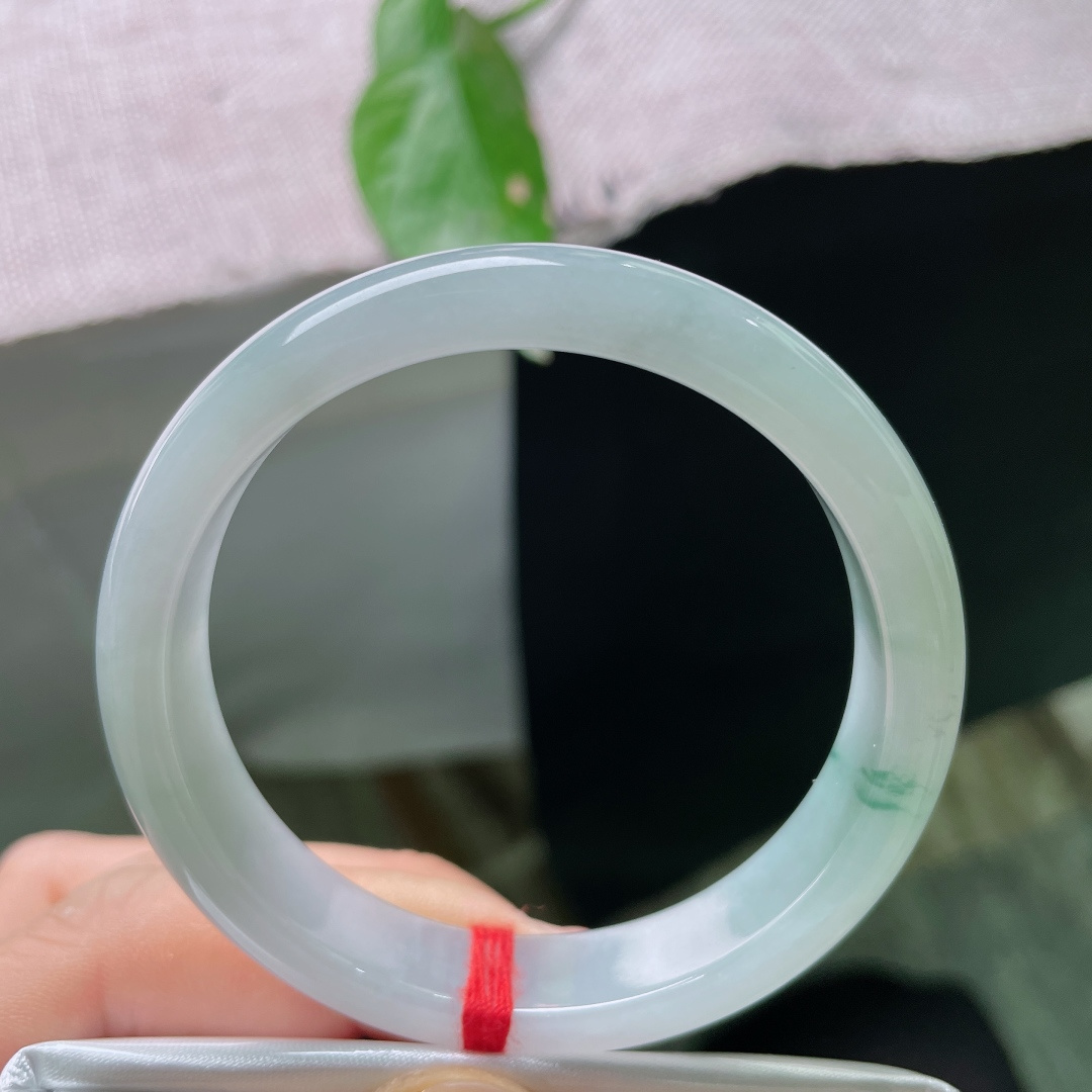 52.9/11.7/6.3，飘花正圈，水头好，种老，清爽自然，佩戴温柔，皮纹，ss55681a