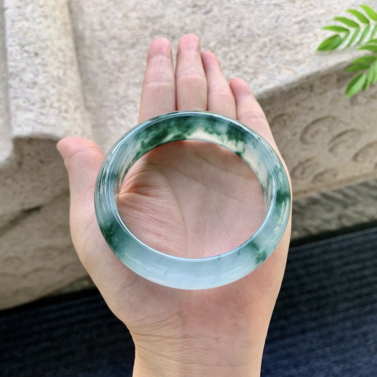 正圈 冰飘花，宽版，水润，种老，细腻，打灯有絮线