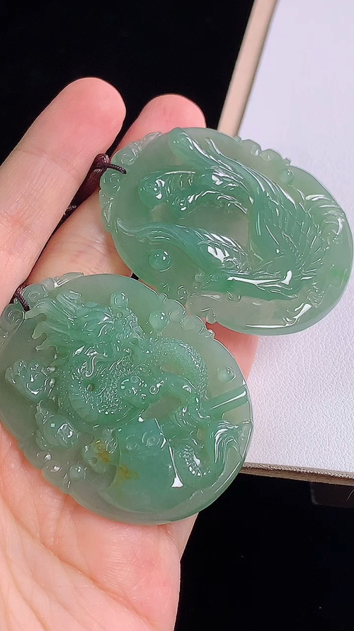 冰晴龙凤牌，无裂，尺寸:48.9-38.3-5.6mm