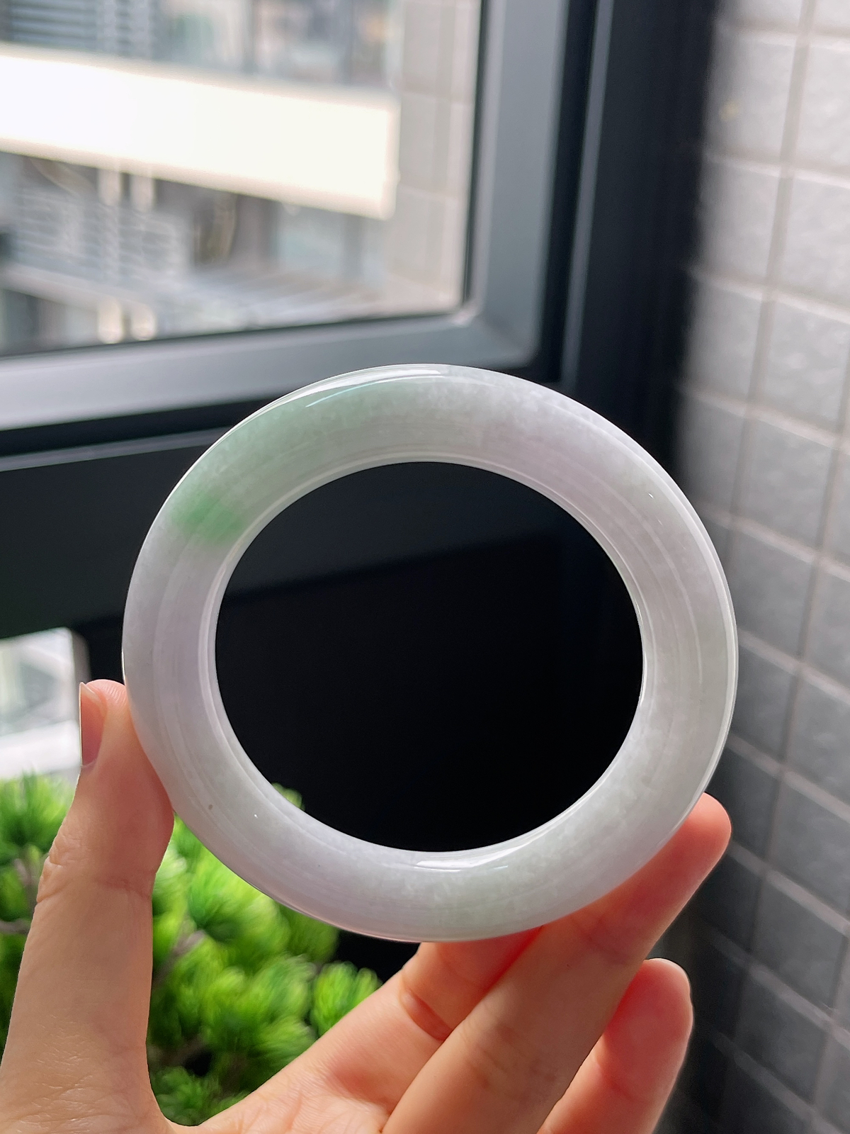 圈口56，糯化种飘花翡翠圆条手镯