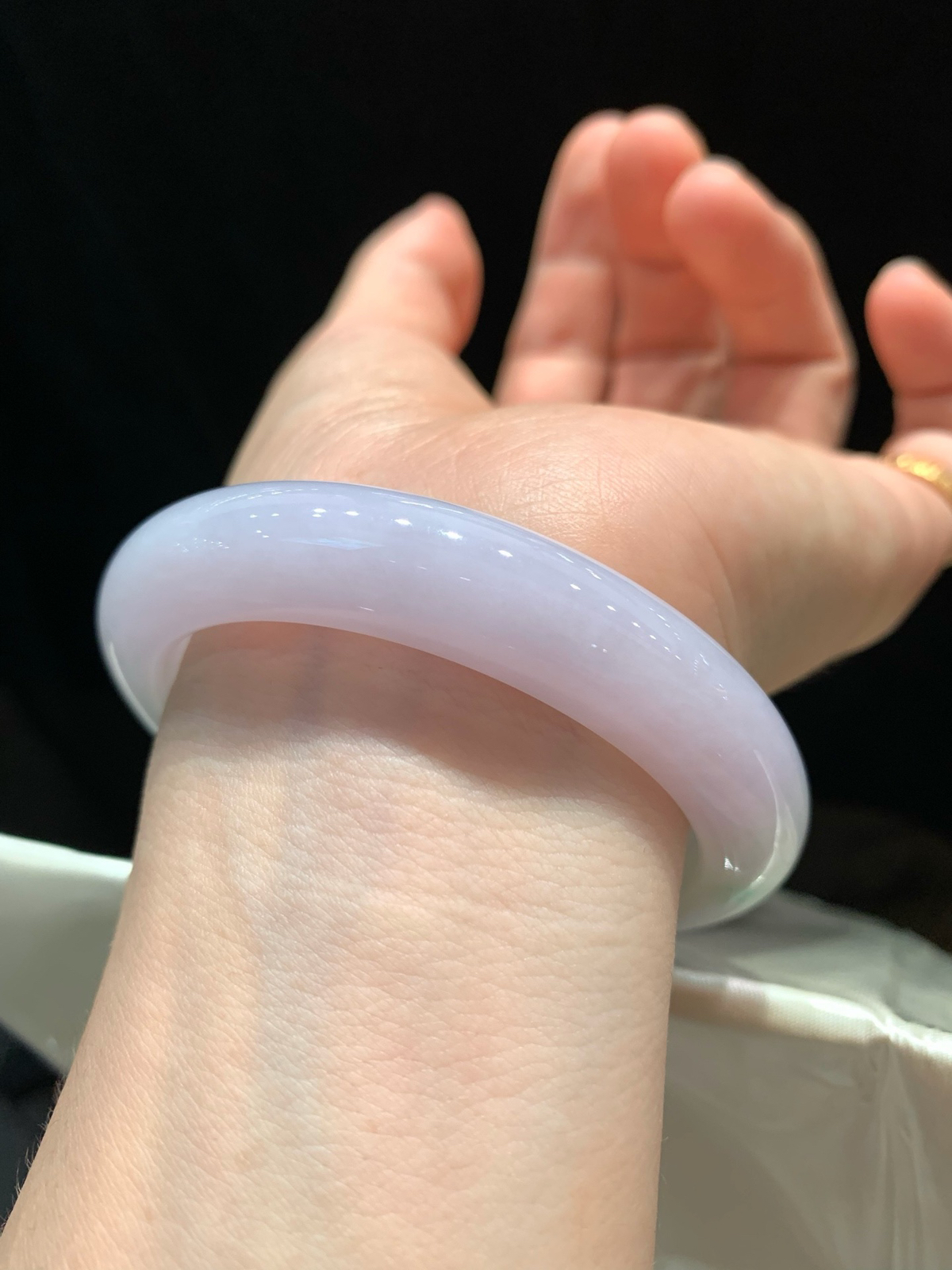 尺寸55.1/11.3/8.6，淡紫罗兰手镯
水润细腻