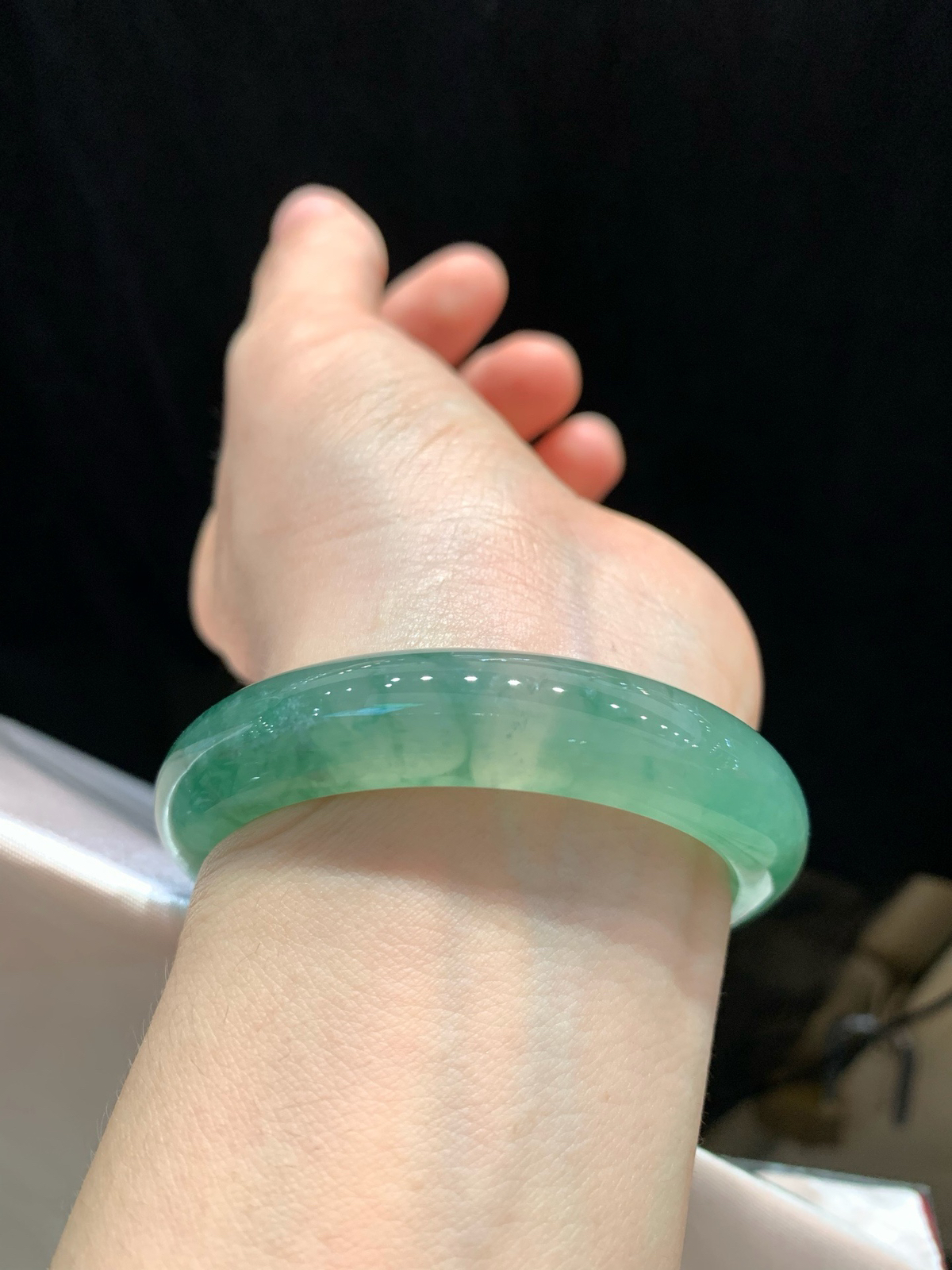 尺寸51.3/11.8/8.1，冰飘花手镯
种好水润