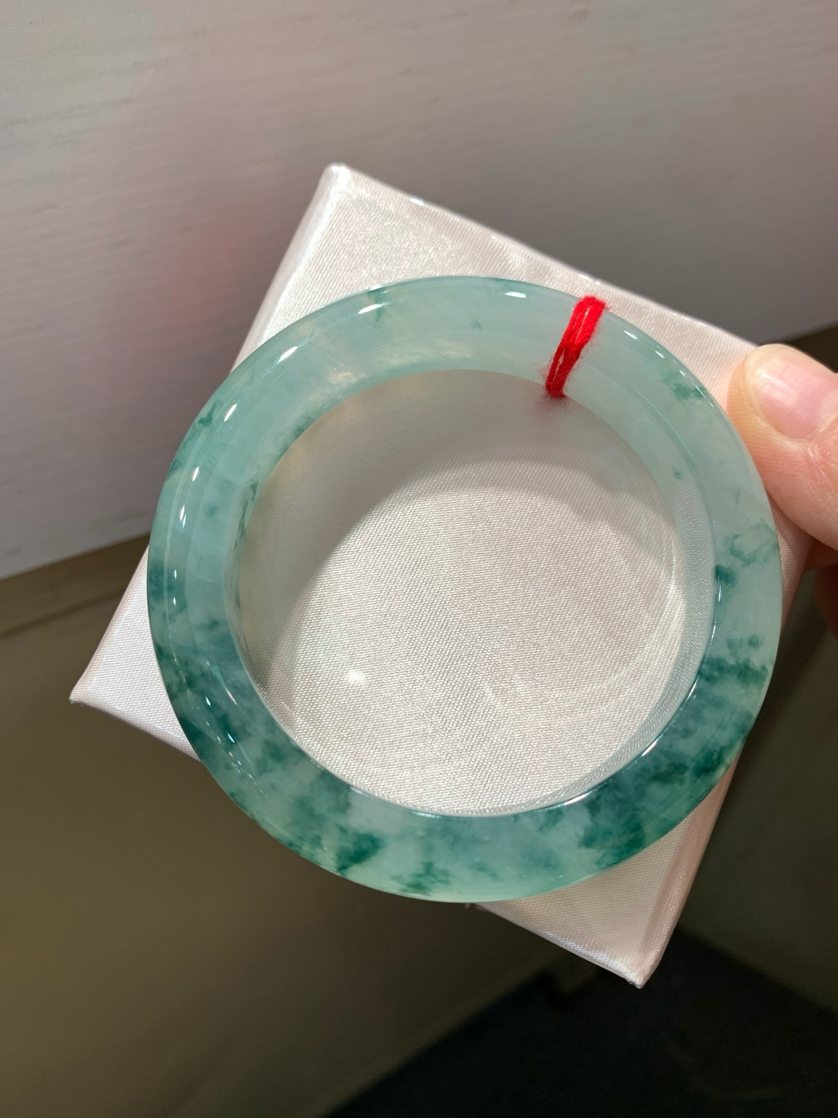 尺寸56.9/12.6/8.8，冰种飘花手镯
种好水足