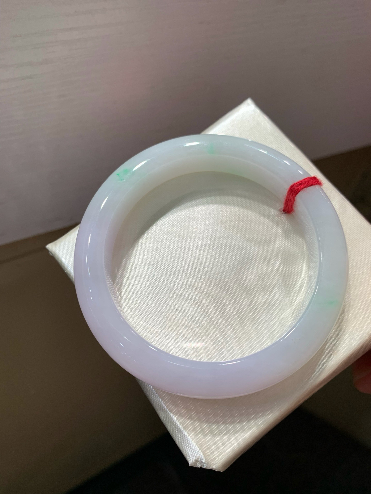尺寸55.1/11.3/8.6，淡紫罗兰手镯
水润细腻
