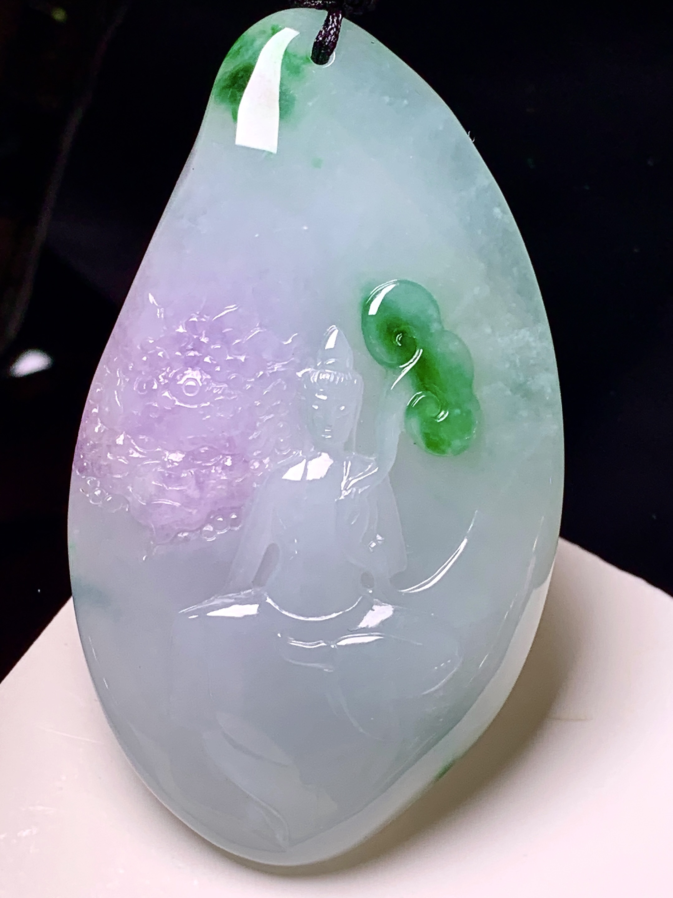 淡春彩观音菩萨吊坠 玉质细腻 色泽艳丽清新 整体尺寸64.5*37.3*9.2 w1