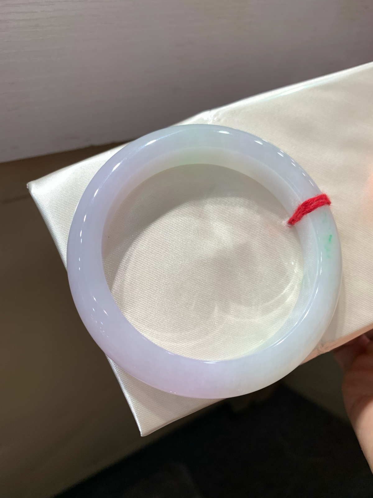 尺寸55.1/11.3/8.6，淡紫罗兰手镯
水润细腻