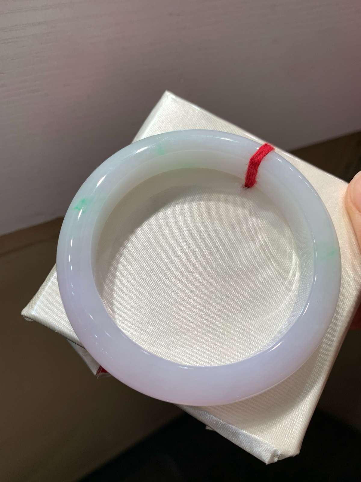 尺寸55.1/11.3/8.6，淡紫罗兰手镯
水润细腻