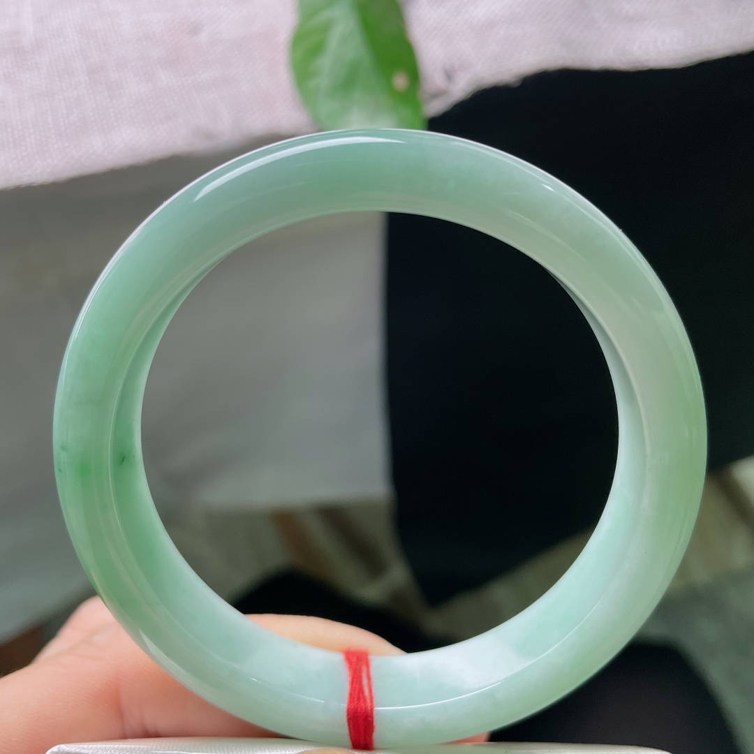 58.4/12.4/7.7，绿底正圈，色系甜美，青春可人，佩戴显白，显气质，无裂，ss54893a