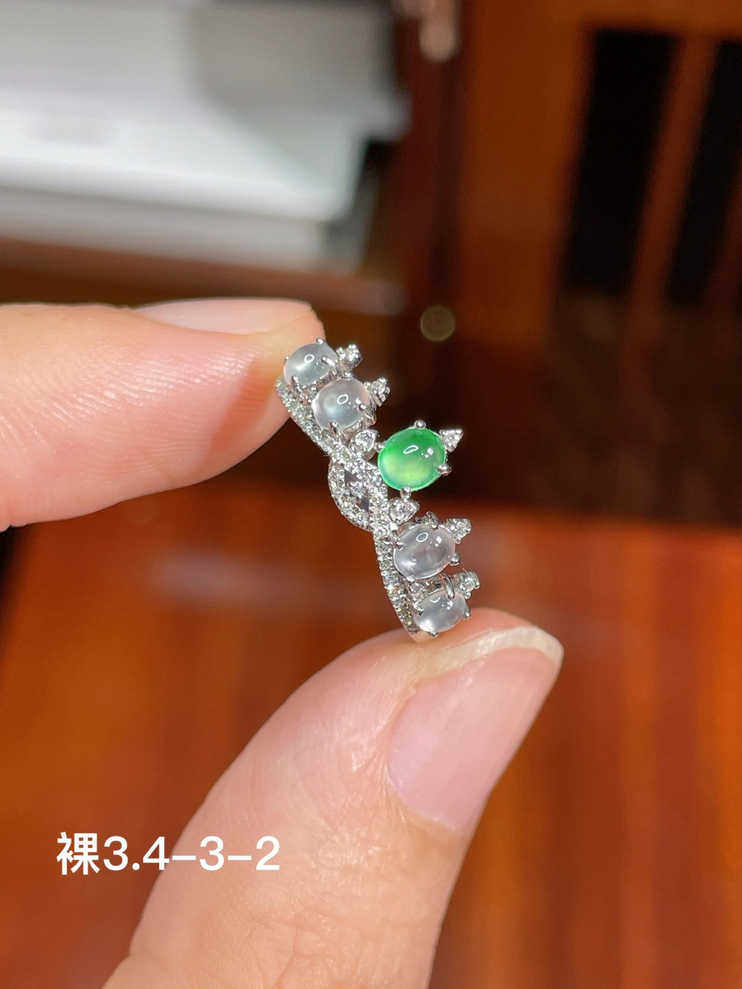 蛋面戒指 无裂，18k金镶嵌，3.4-3-2