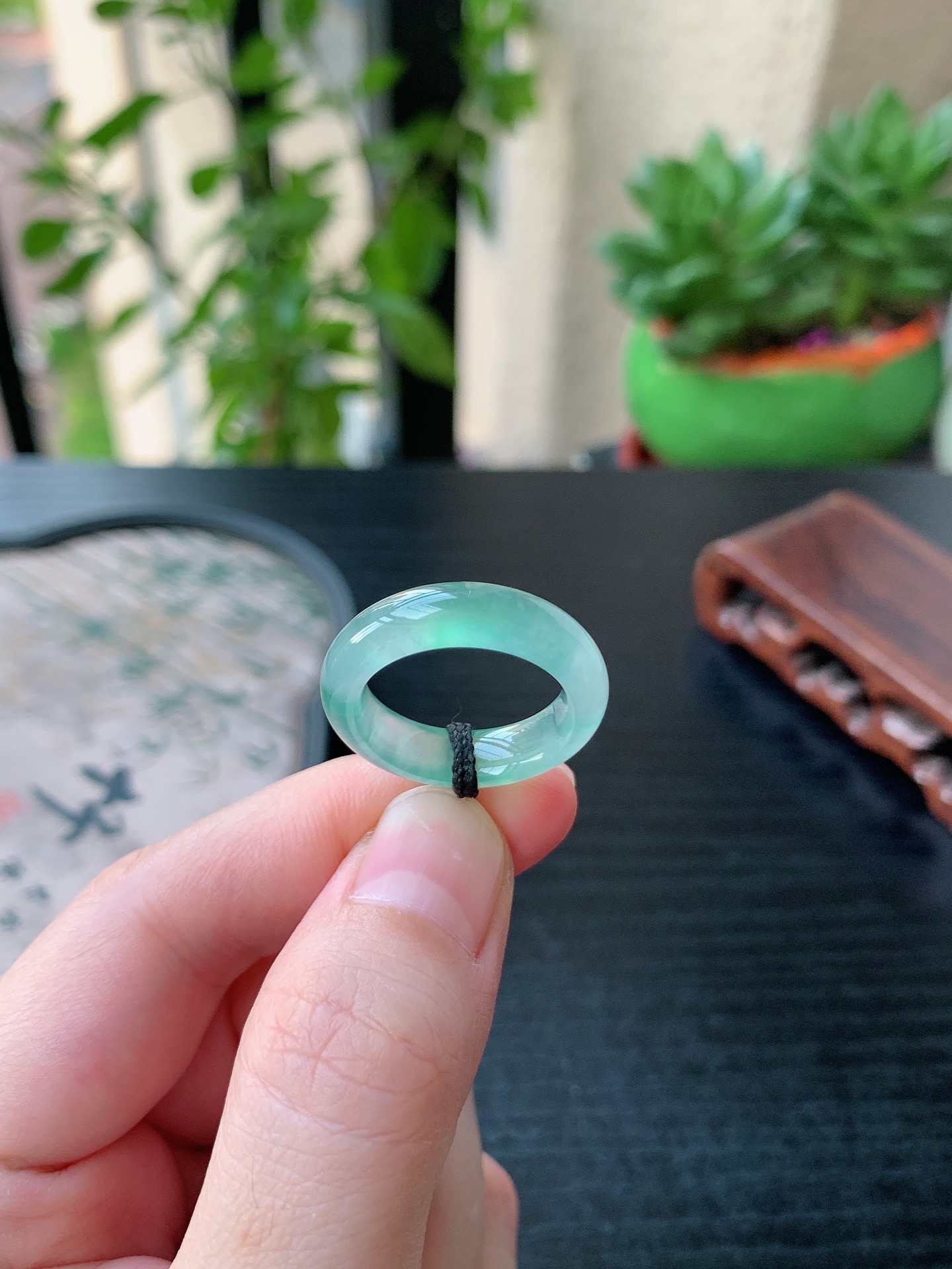 老坑冰种胶感飘花素面戒指 裸石尺寸:17.7-5.7-3.8mm