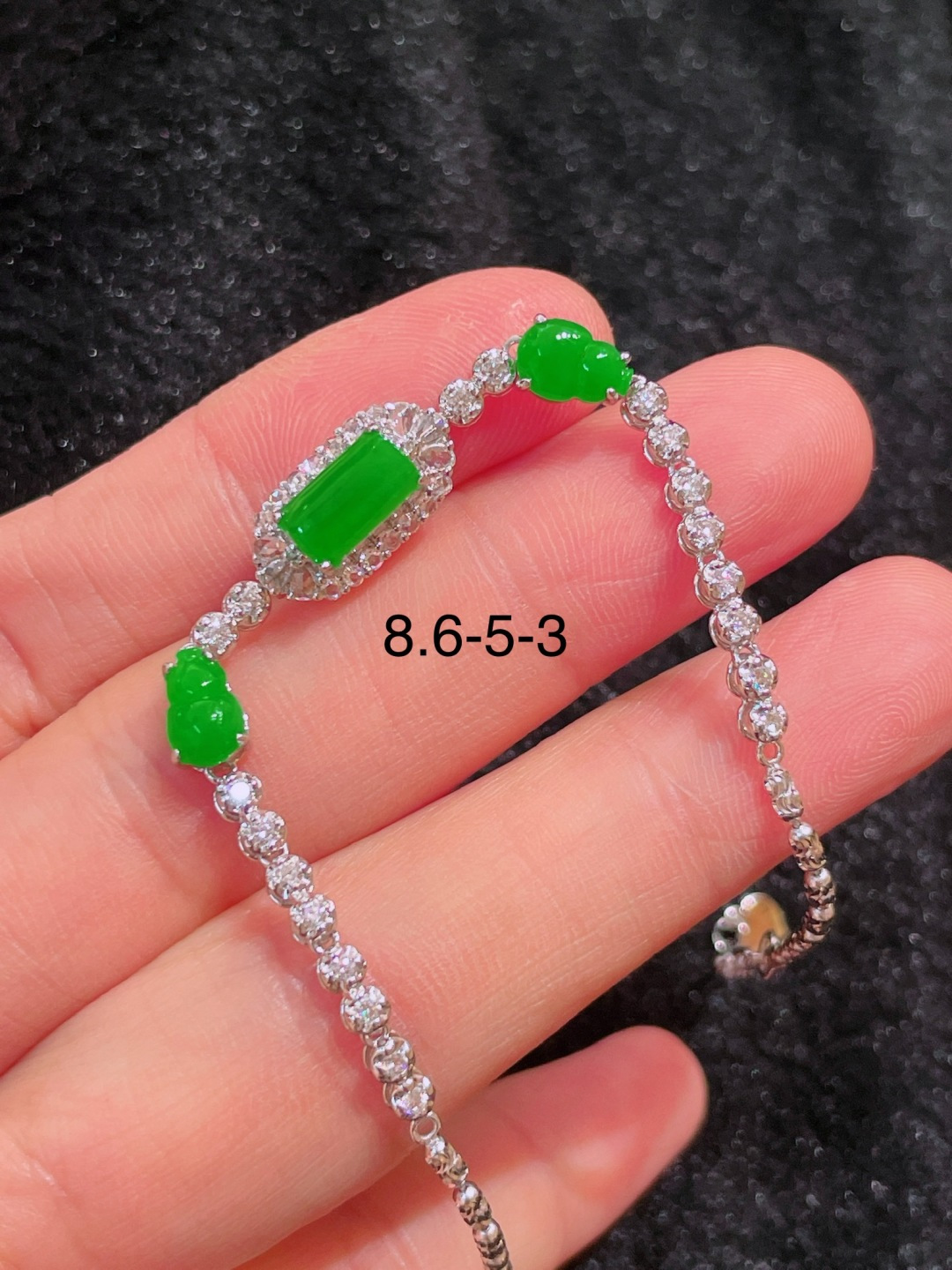 ️绿手链，晶莹剔透，新颖时尚，8.6-5-3