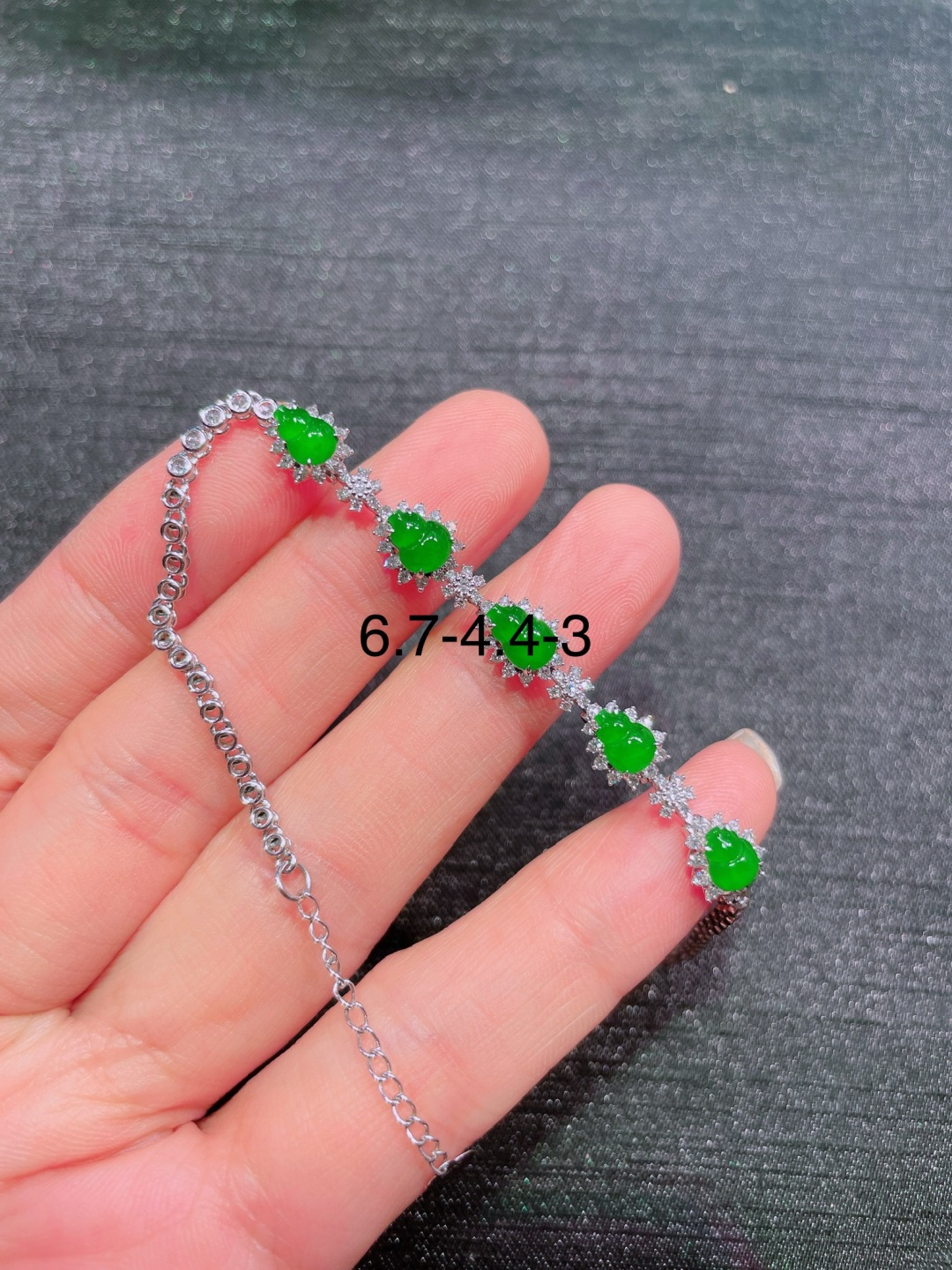 ️绿葫芦手链，晶莹剔透，新颖时尚，6.7-4.4-3