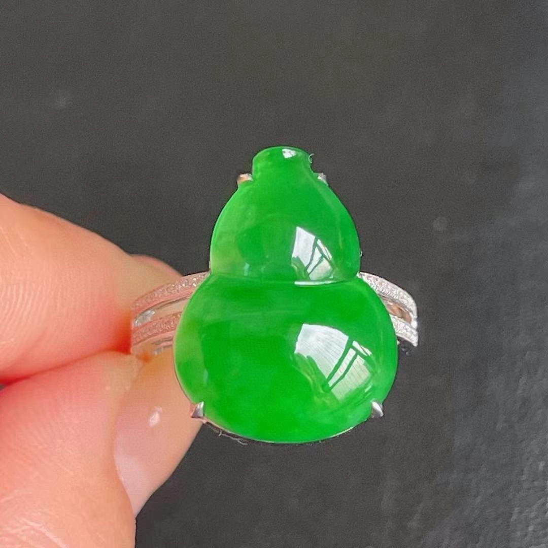 大葫芦戒指  细腻水润 厚装饱满 形体饱满 无裂