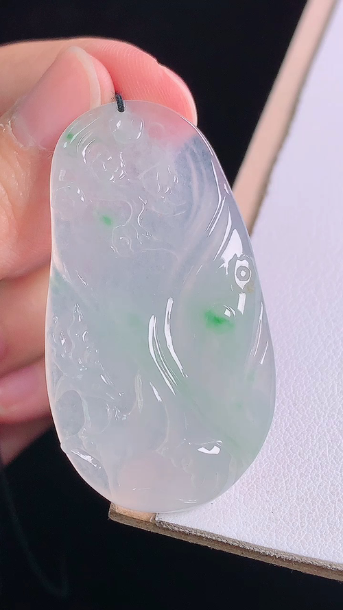 ️冰飘绿鹿牌，无裂，尺寸:47.5-26.2-5.6mm 9