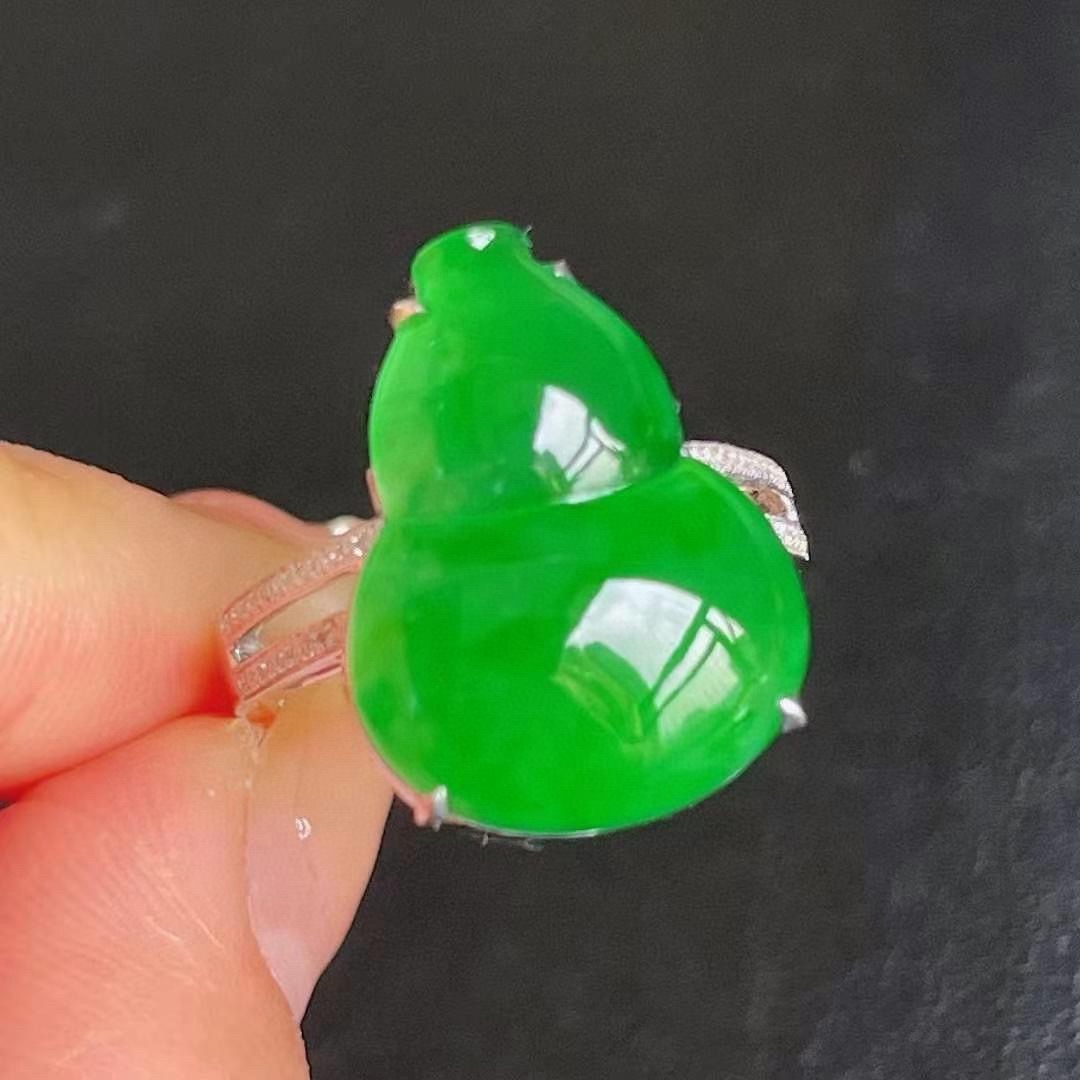 大葫芦戒指  细腻水润 厚装饱满 形体饱满 无裂