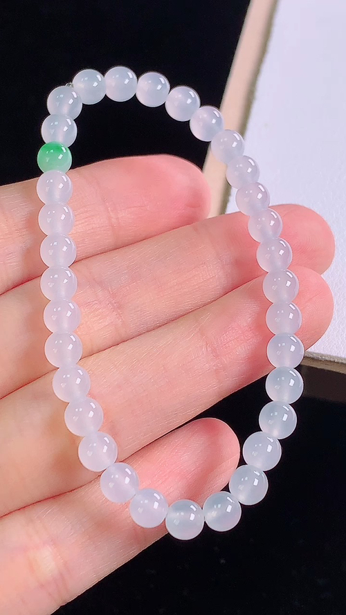 冰飘绿手链，尺寸:5.2-5.2mm 9