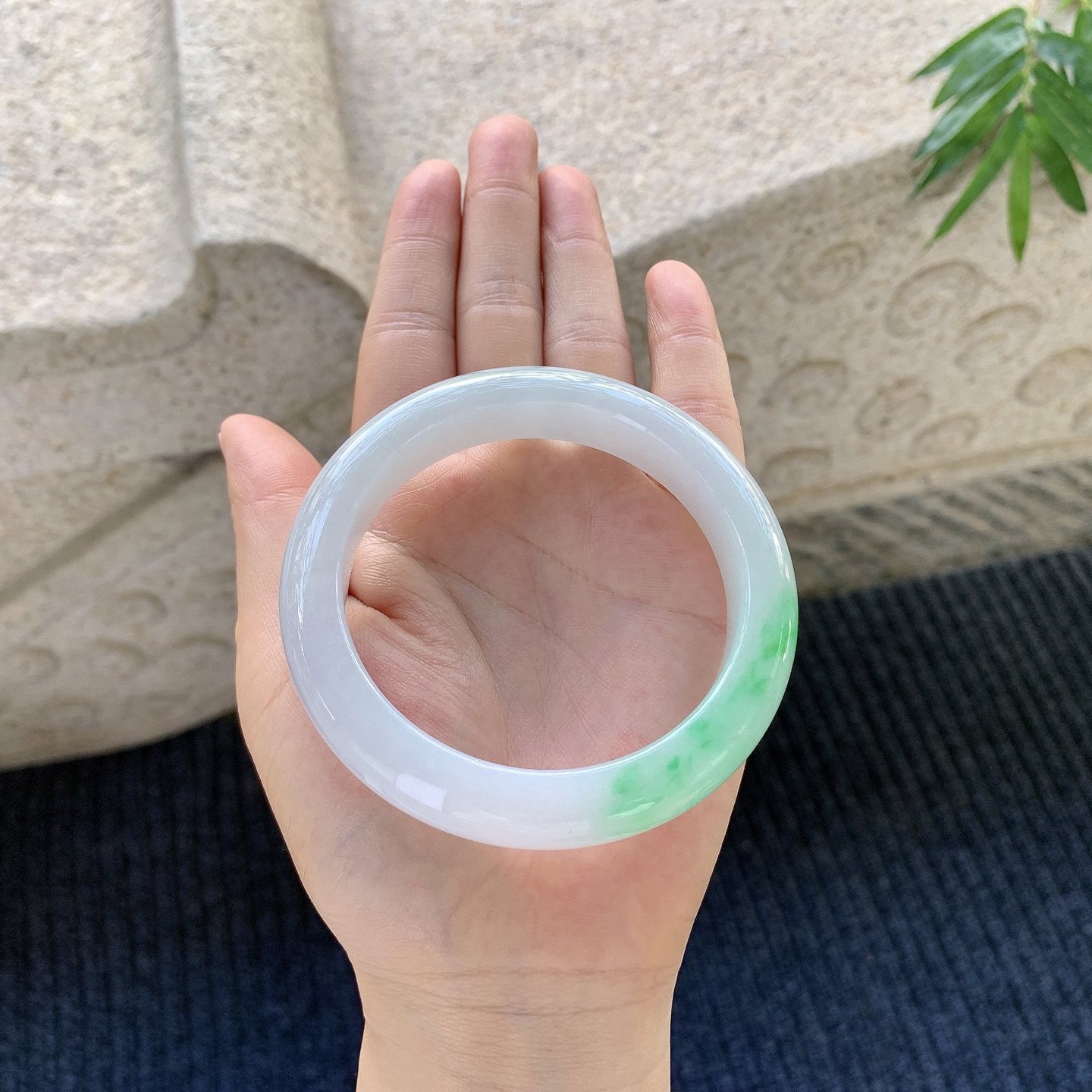 正圈 细糯紫底飘绿，水润，种老，细腻，无裂