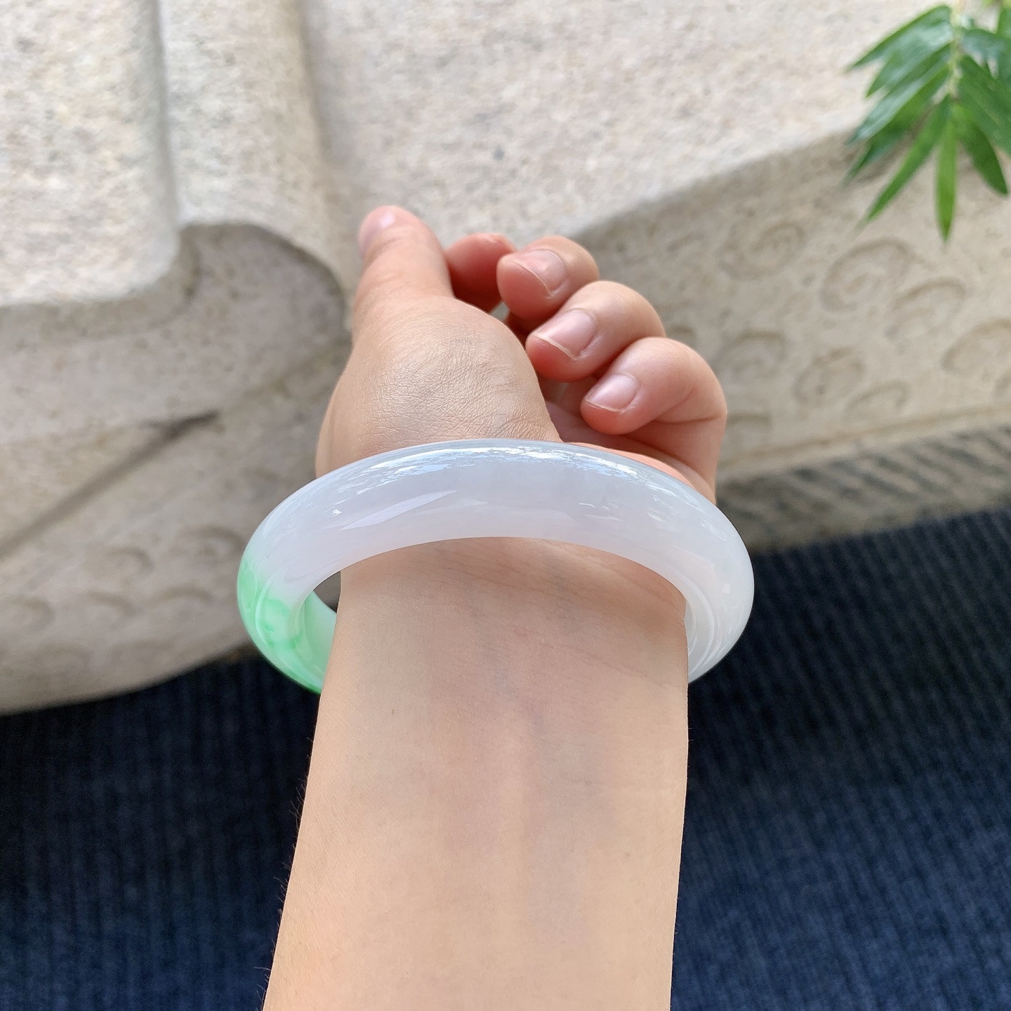 正圈 细糯紫底飘绿，水润，种老，细腻，无裂