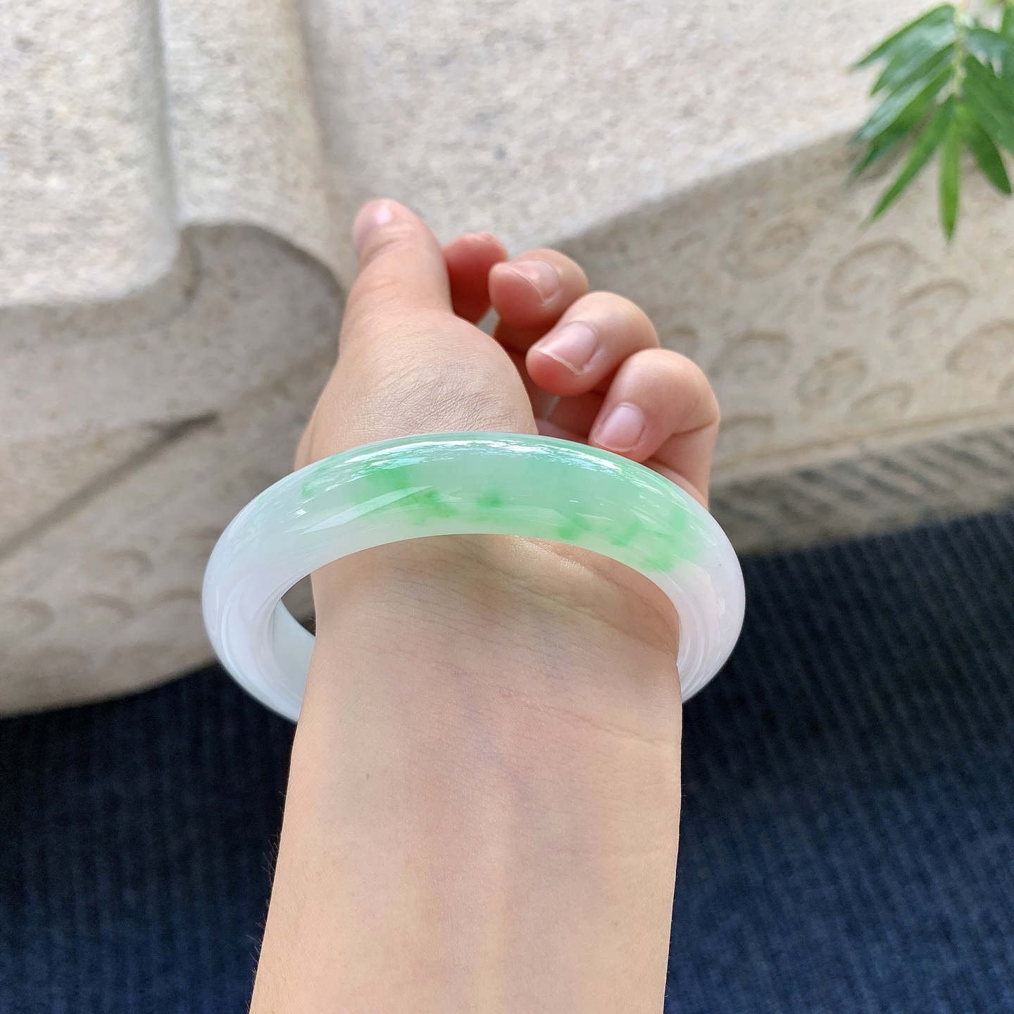 正圈 细糯紫底飘绿，水润，种老，细腻，无裂